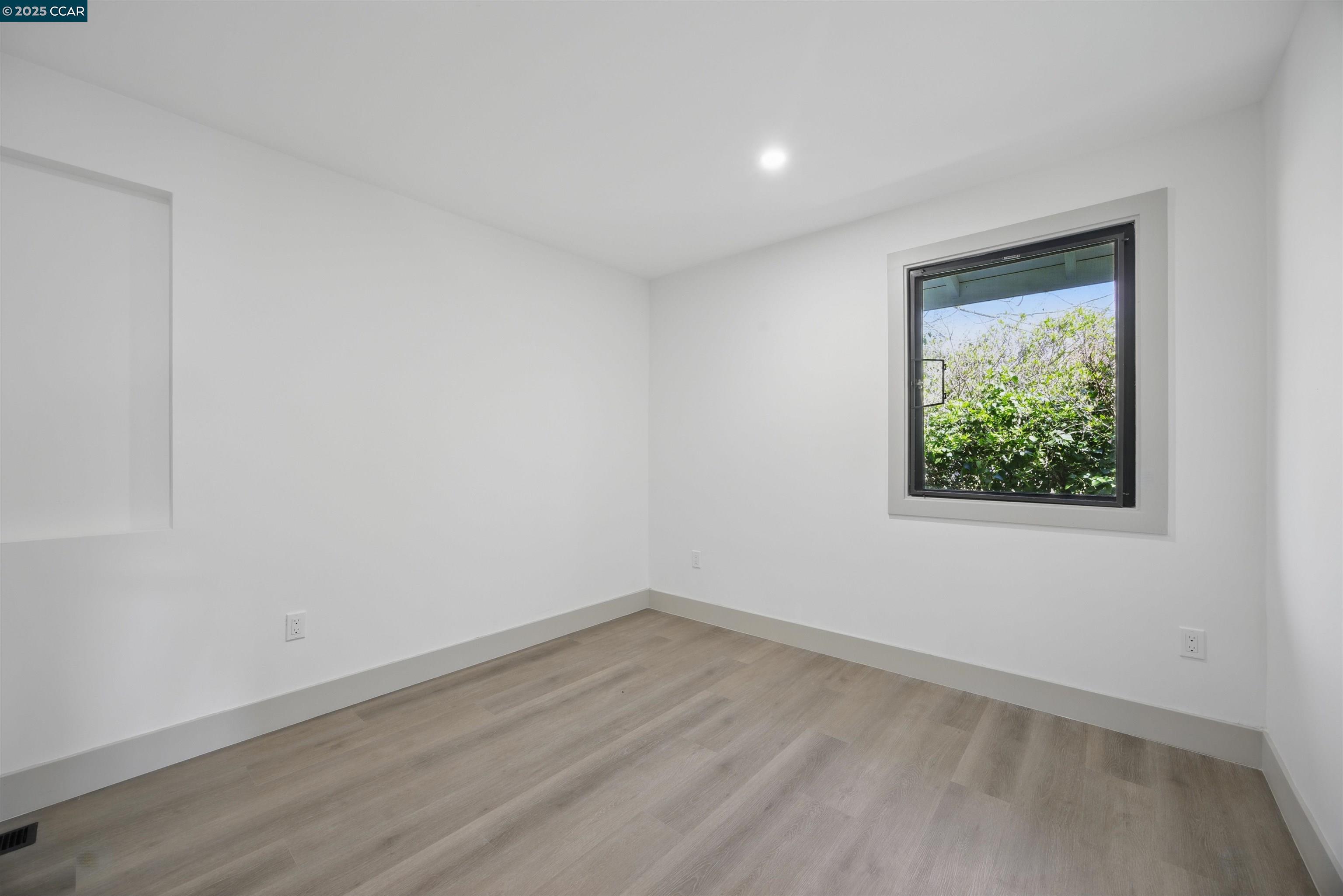Detail Gallery Image 15 of 29 For 212 Indio Dr, South San Francisco,  CA 94080 - 3 Beds | 2 Baths