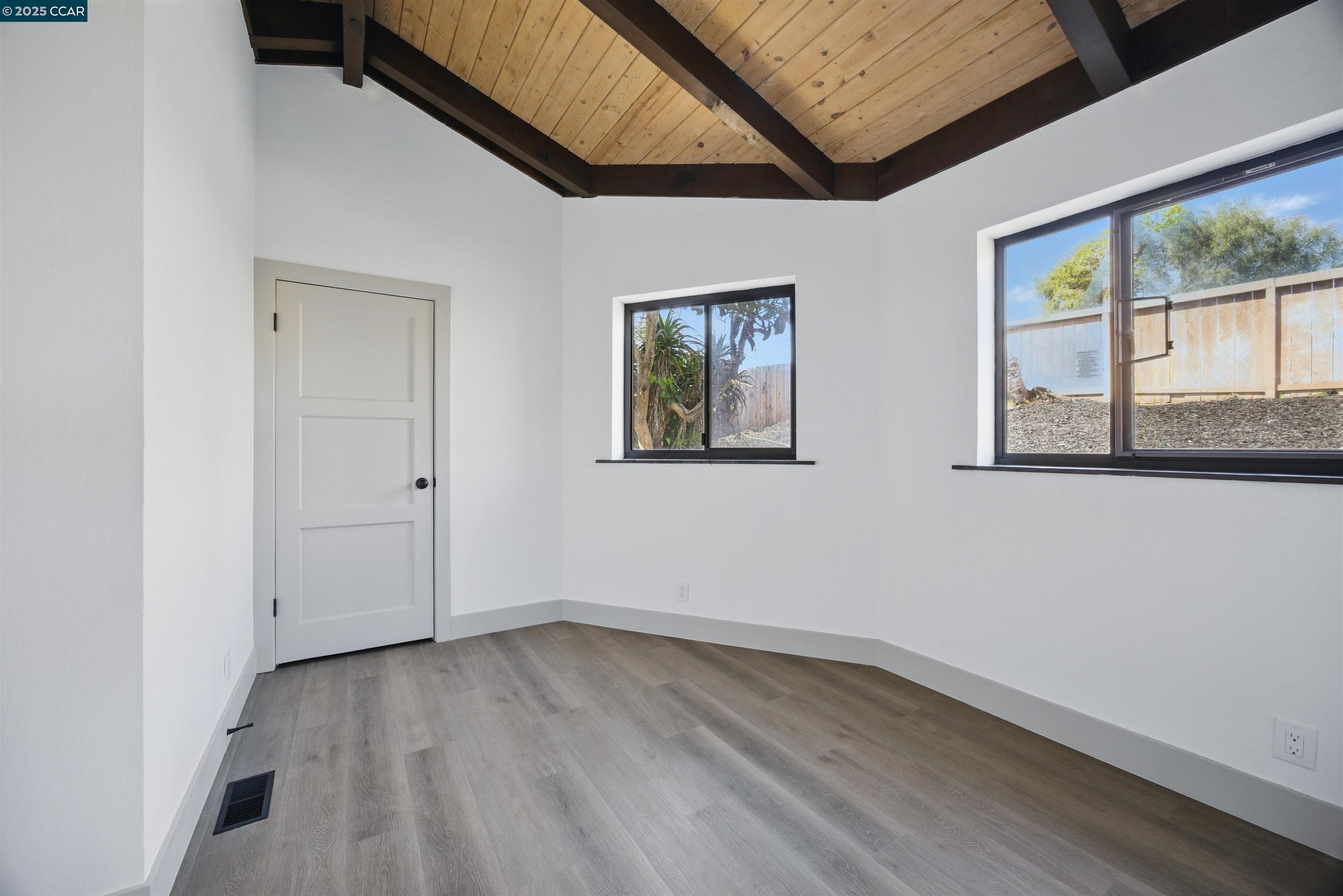 Detail Gallery Image 16 of 29 For 212 Indio Dr, South San Francisco,  CA 94080 - 3 Beds | 2 Baths