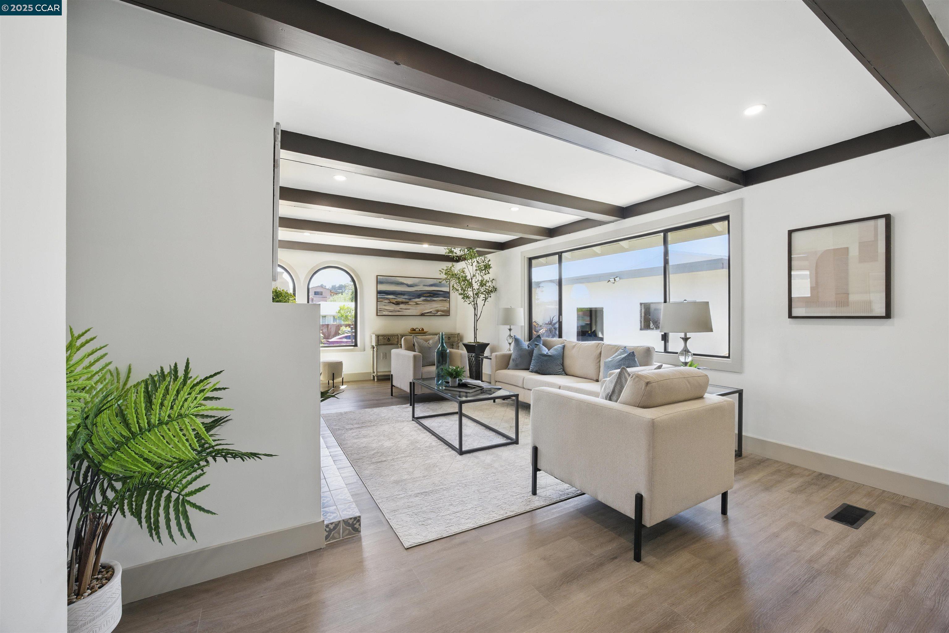 Detail Gallery Image 3 of 29 For 212 Indio Dr, South San Francisco,  CA 94080 - 3 Beds | 2 Baths