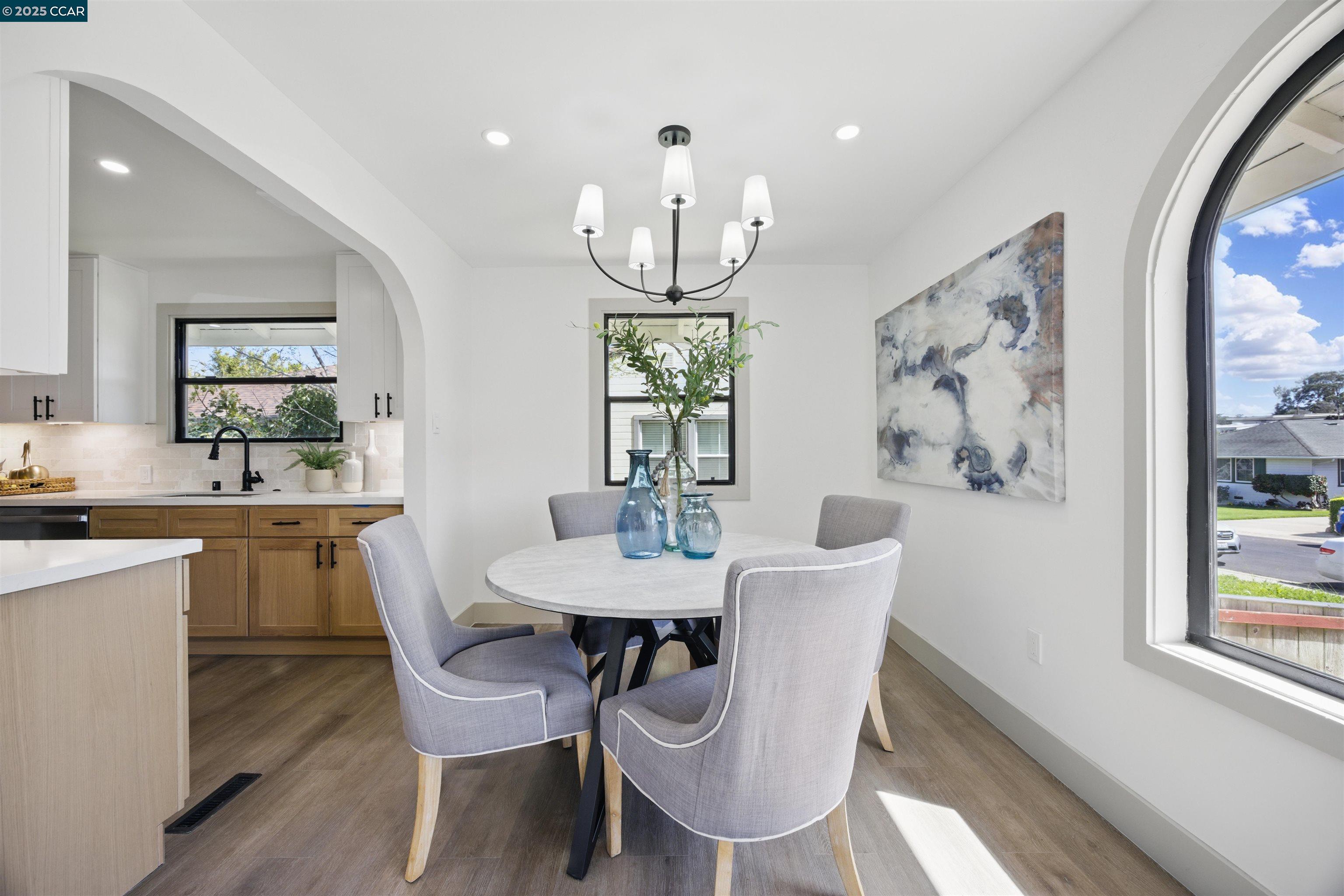 Detail Gallery Image 7 of 29 For 212 Indio Dr, South San Francisco,  CA 94080 - 3 Beds | 2 Baths