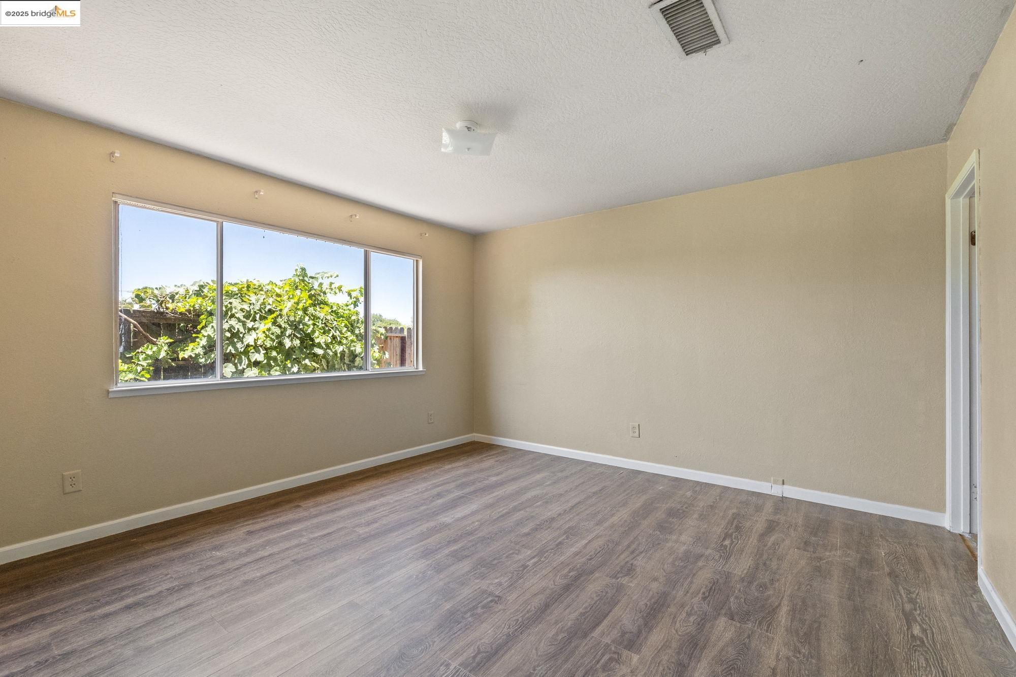 Detail Gallery Image 18 of 38 For 10582 Suzanne Ct, Jamestown,  CA 95327 - 4 Beds | 3 Baths