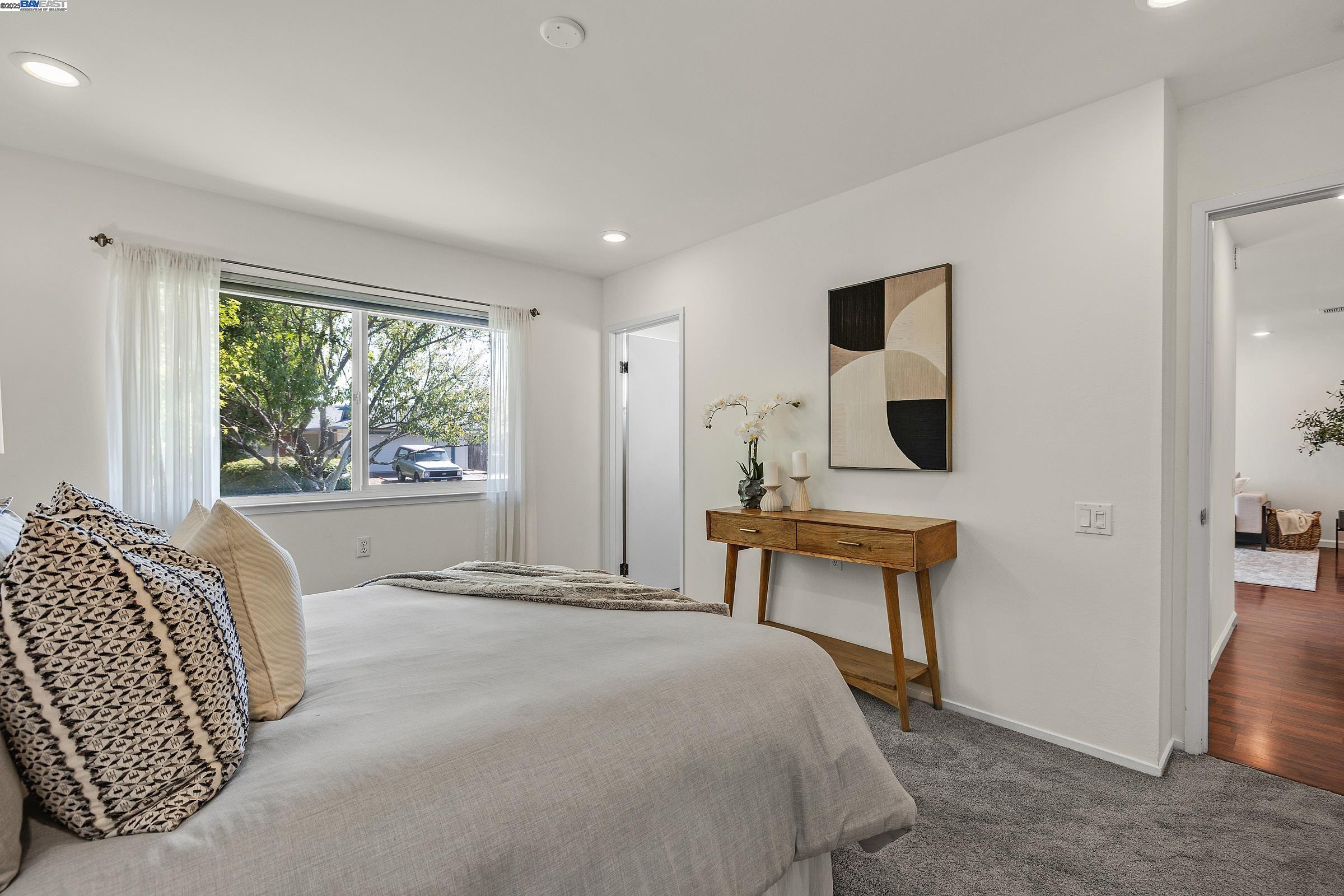 Detail Gallery Image 16 of 22 For 1370 Daisy Ln, Livermore,  CA 94551 - 2 Beds | 2 Baths