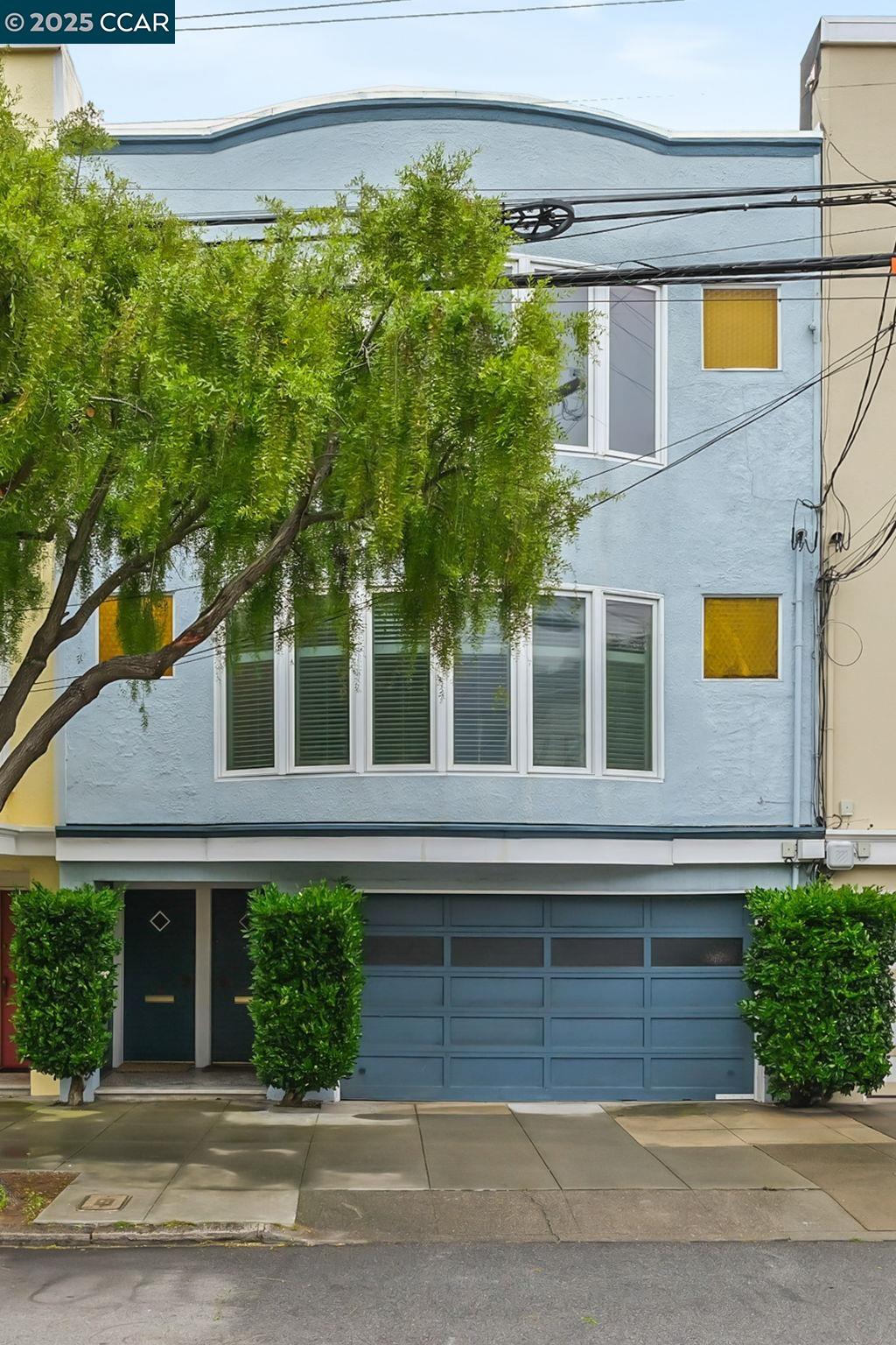 Detail Gallery Image 3 of 41 For 174 15th Ave, San Francisco,  CA 94118 - 2 Beds | 1/1 Baths