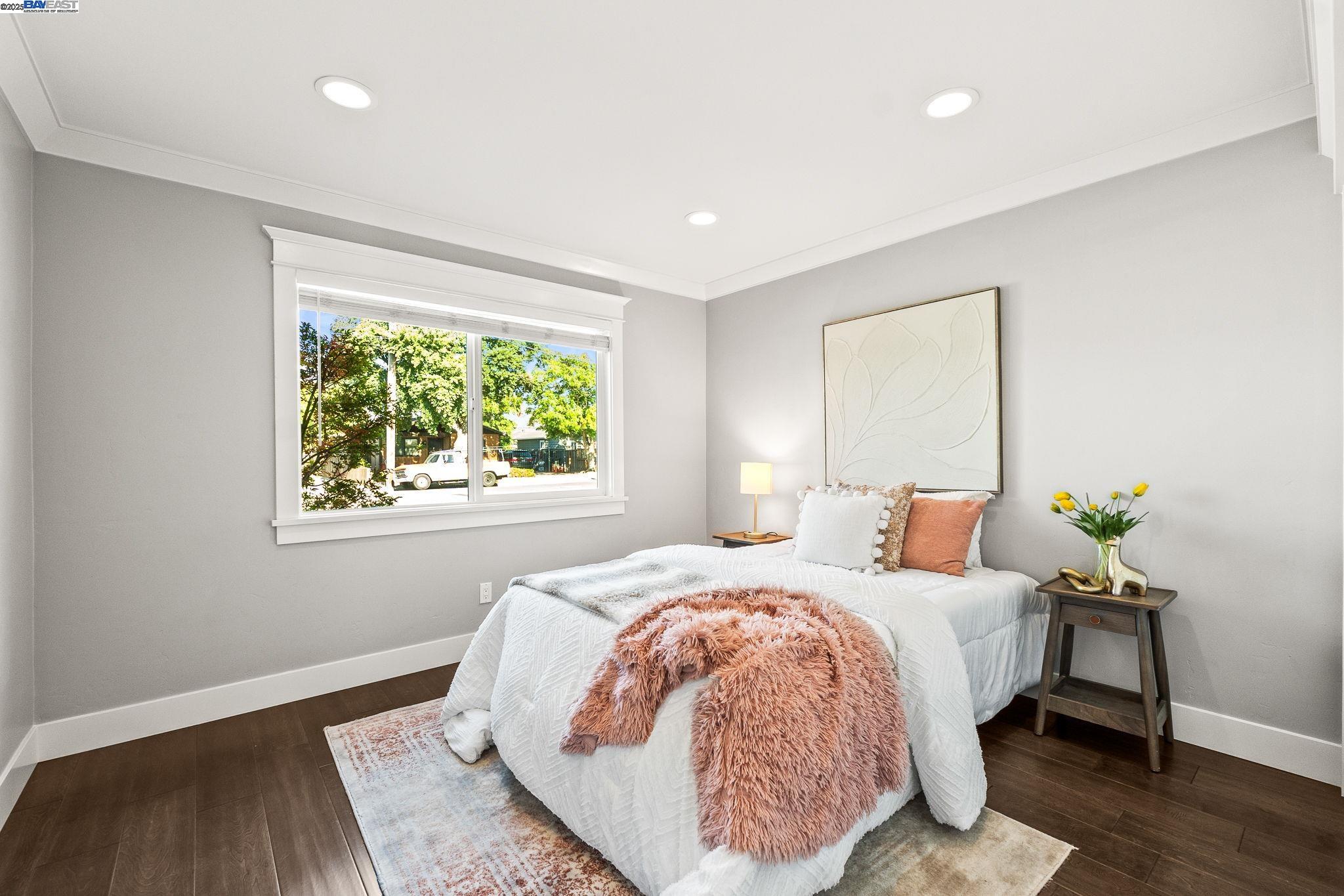 Detail Gallery Image 28 of 39 For 559 N M St, Livermore,  CA 94551 - 3 Beds | 2 Baths