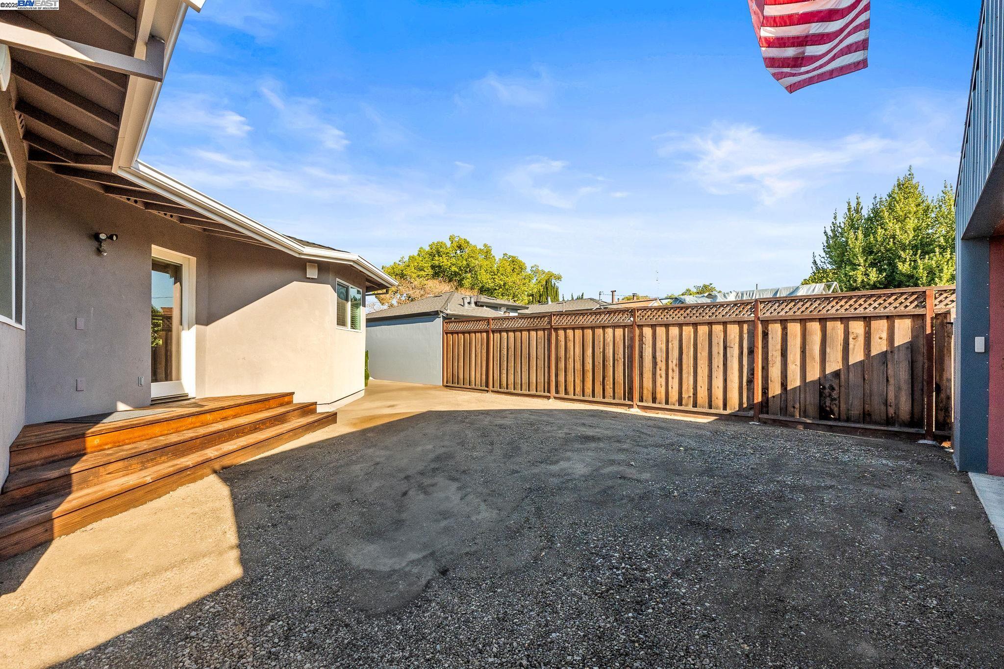 Detail Gallery Image 32 of 39 For 559 N M St, Livermore,  CA 94551 - 3 Beds | 2 Baths