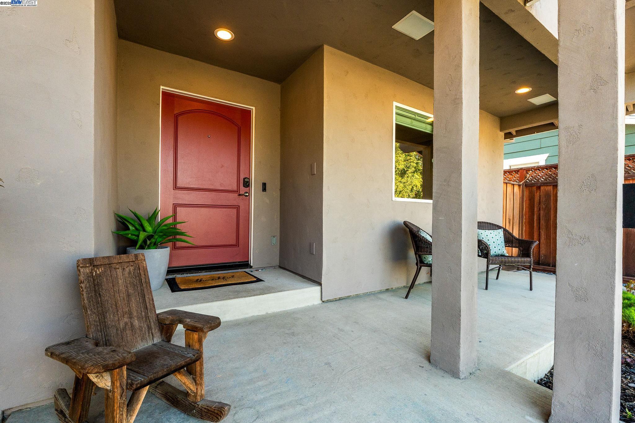 Detail Gallery Image 5 of 39 For 559 N M St, Livermore,  CA 94551 - 3 Beds | 2 Baths