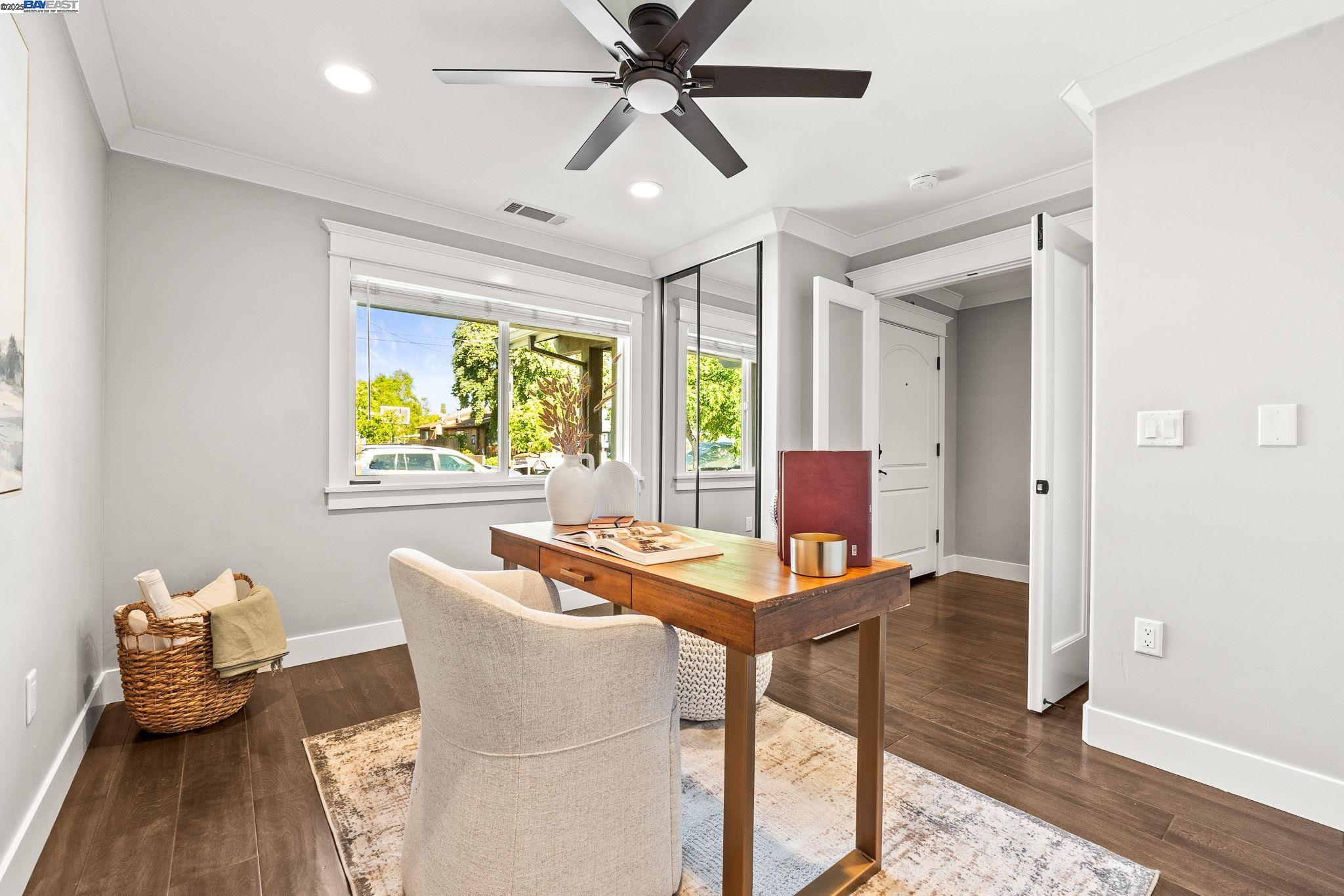 Detail Gallery Image 8 of 39 For 559 N M St, Livermore,  CA 94551 - 3 Beds | 2 Baths