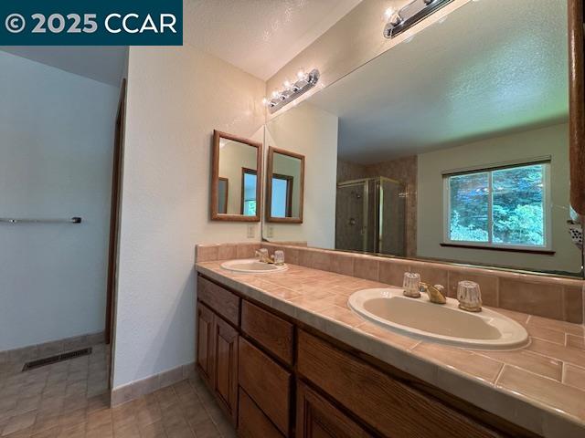 Detail Gallery Image 24 of 30 For 7 Williams Dr, Moraga,  CA 94556 - 4 Beds | 2/1 Baths