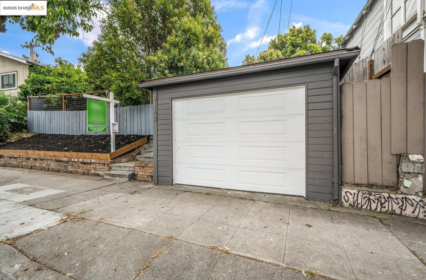 Detail Gallery Image 2 of 13 For 2162 35th Avenue, Oakland,  CA 94601 - 3 Beds | 2 Baths