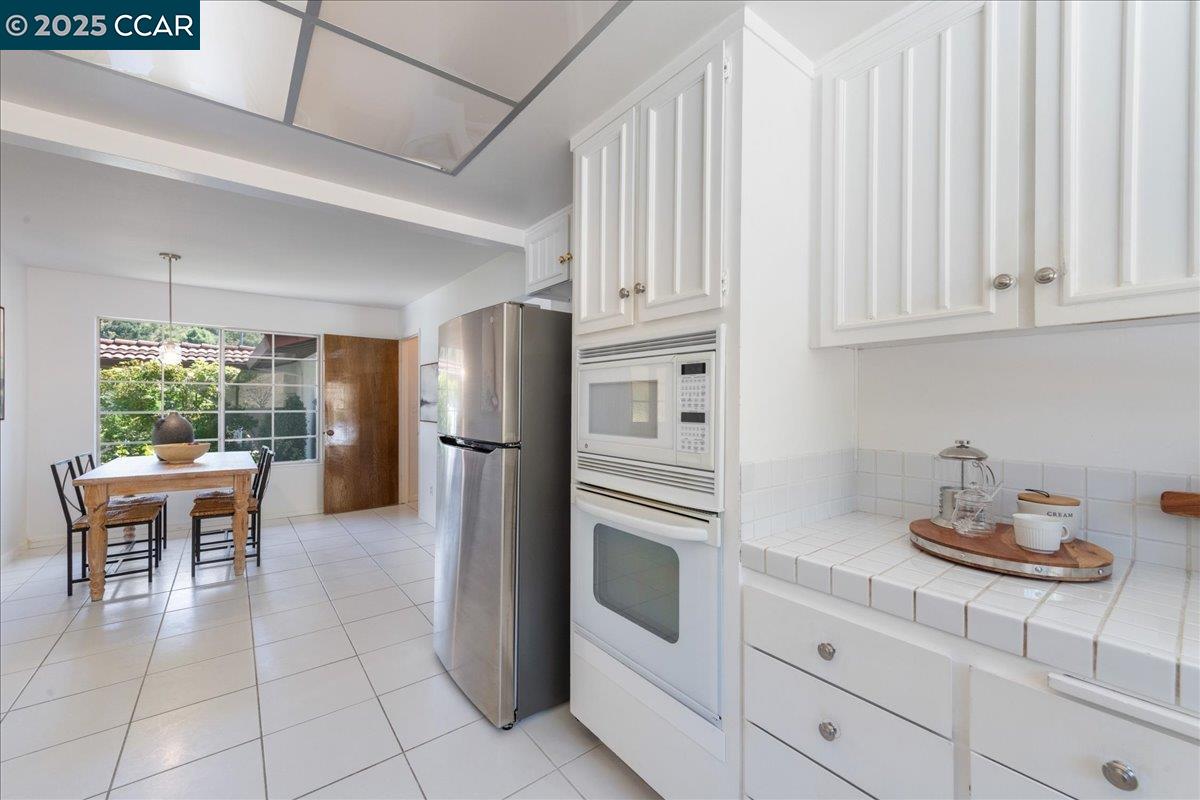Detail Gallery Image 13 of 48 For 3900 Campolindo Dr, Moraga,  CA 94556 - 4 Beds | 2/1 Baths