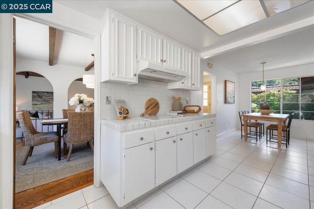 Detail Gallery Image 15 of 48 For 3900 Campolindo Dr, Moraga,  CA 94556 - 4 Beds | 2/1 Baths