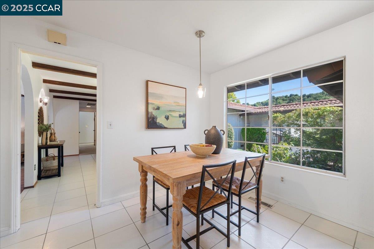 Detail Gallery Image 16 of 48 For 3900 Campolindo Dr, Moraga,  CA 94556 - 4 Beds | 2/1 Baths