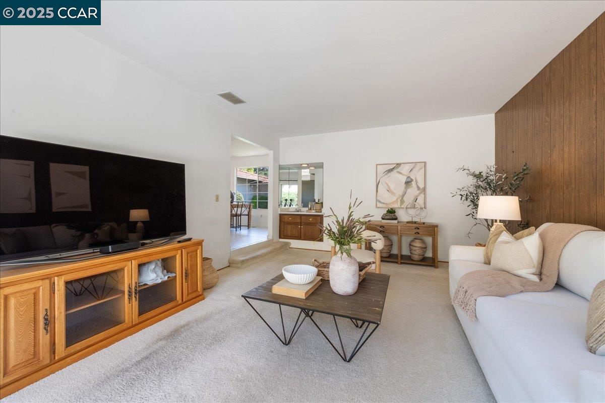 Detail Gallery Image 19 of 48 For 3900 Campolindo Dr, Moraga,  CA 94556 - 4 Beds | 2/1 Baths