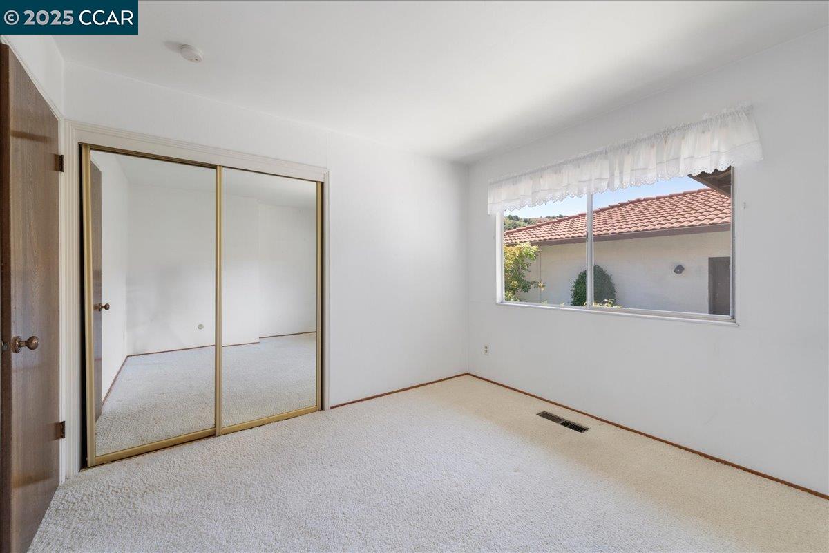 Detail Gallery Image 31 of 48 For 3900 Campolindo Dr, Moraga,  CA 94556 - 4 Beds | 2/1 Baths