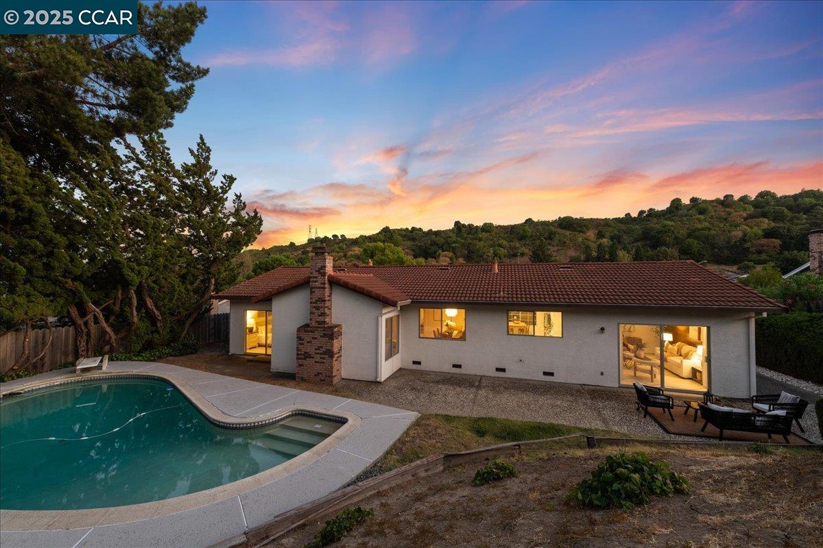 Detail Gallery Image 33 of 48 For 3900 Campolindo Dr, Moraga,  CA 94556 - 4 Beds | 2/1 Baths