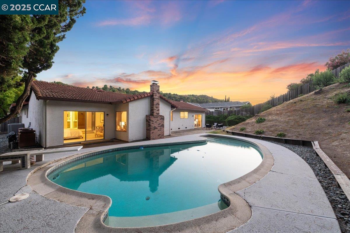Detail Gallery Image 34 of 48 For 3900 Campolindo Dr, Moraga,  CA 94556 - 4 Beds | 2/1 Baths
