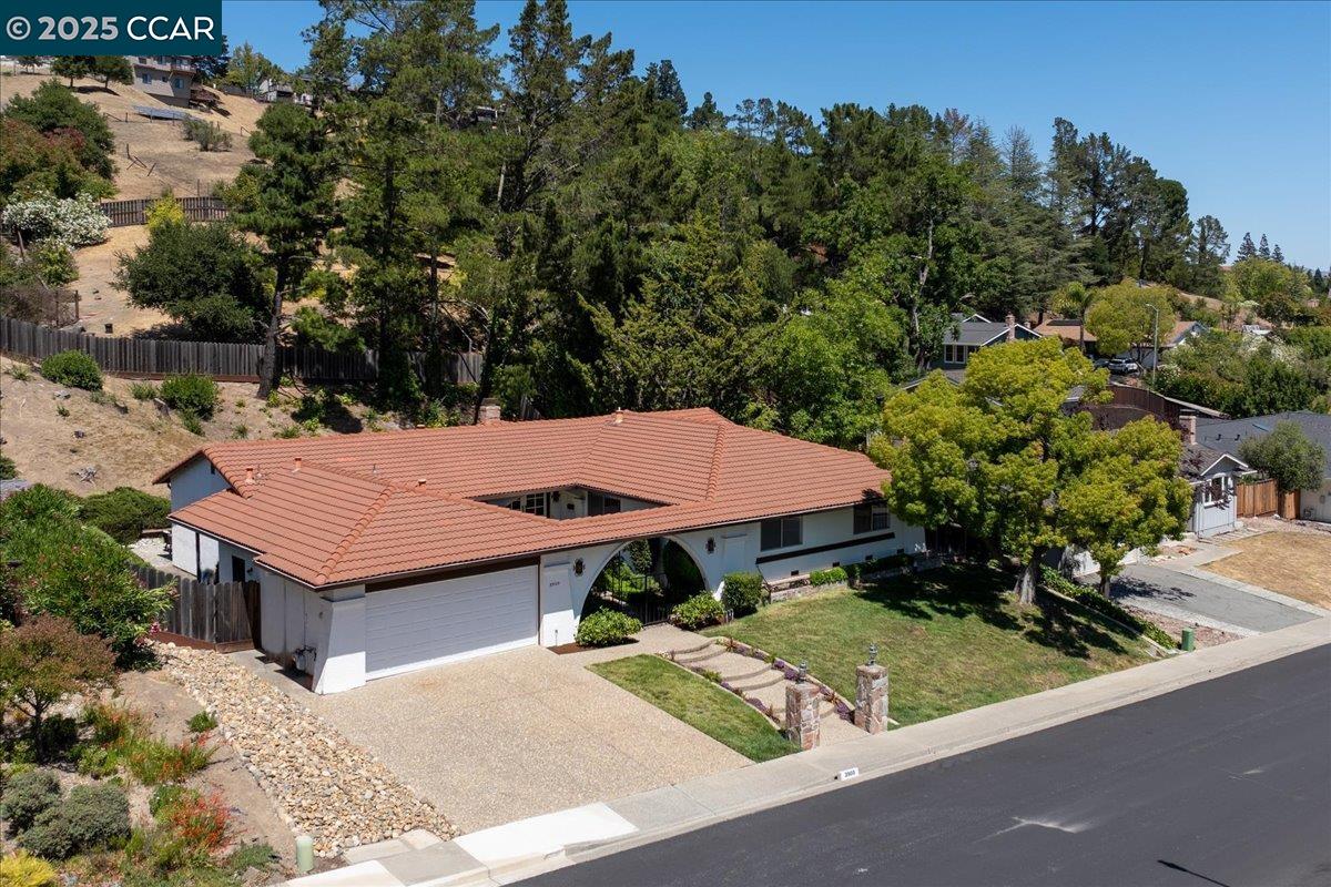 Detail Gallery Image 40 of 48 For 3900 Campolindo Dr, Moraga,  CA 94556 - 4 Beds | 2/1 Baths