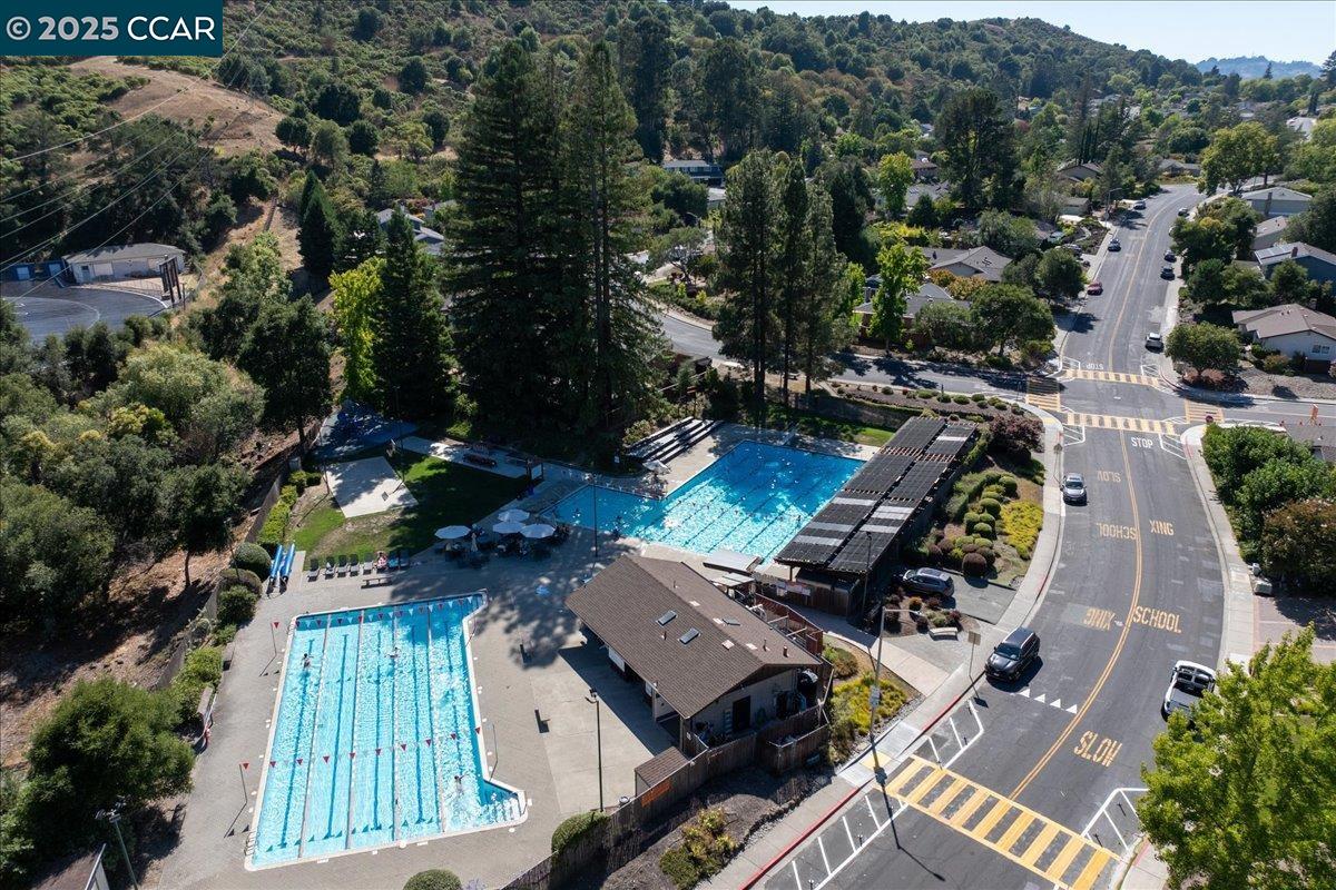 Detail Gallery Image 44 of 48 For 3900 Campolindo Dr, Moraga,  CA 94556 - 4 Beds | 2/1 Baths