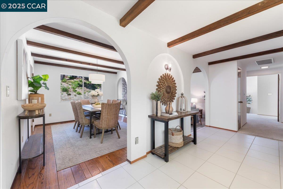 Detail Gallery Image 6 of 48 For 3900 Campolindo Dr, Moraga,  CA 94556 - 4 Beds | 2/1 Baths