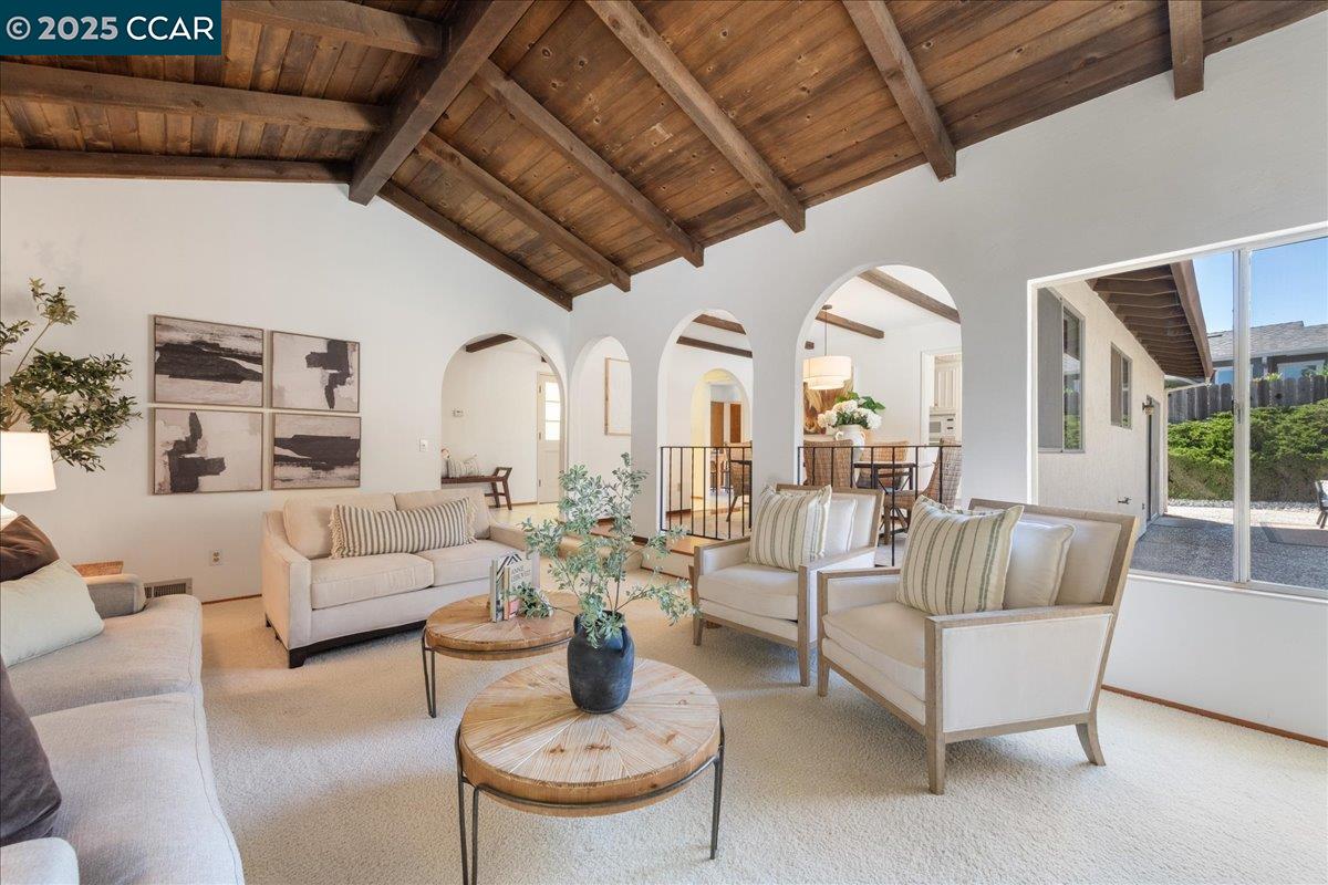 Detail Gallery Image 9 of 48 For 3900 Campolindo Dr, Moraga,  CA 94556 - 4 Beds | 2/1 Baths