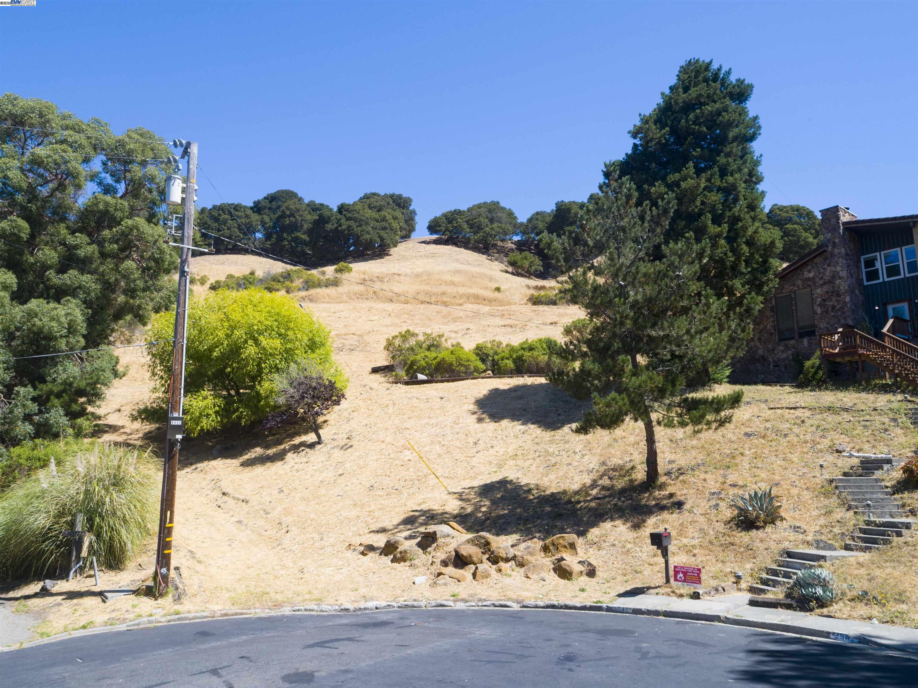 Detail Gallery Image 1 of 20 For 2543 Heide Ct, El Sobrante,  CA 94803 - – Beds | – Baths