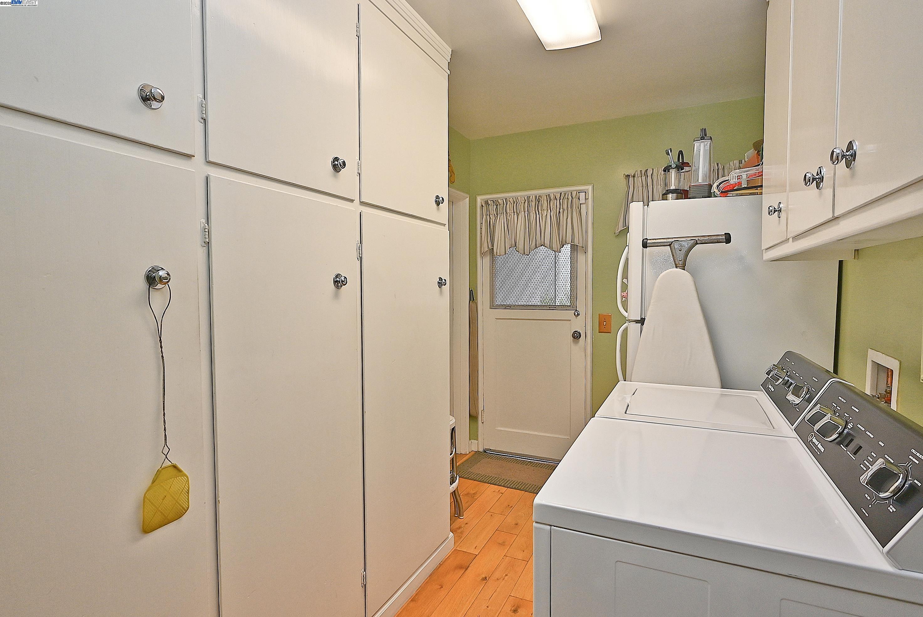 Detail Gallery Image 27 of 46 For 1380 E Juana Ave, San Leandro,  CA 94577 - 4 Beds | 3 Baths