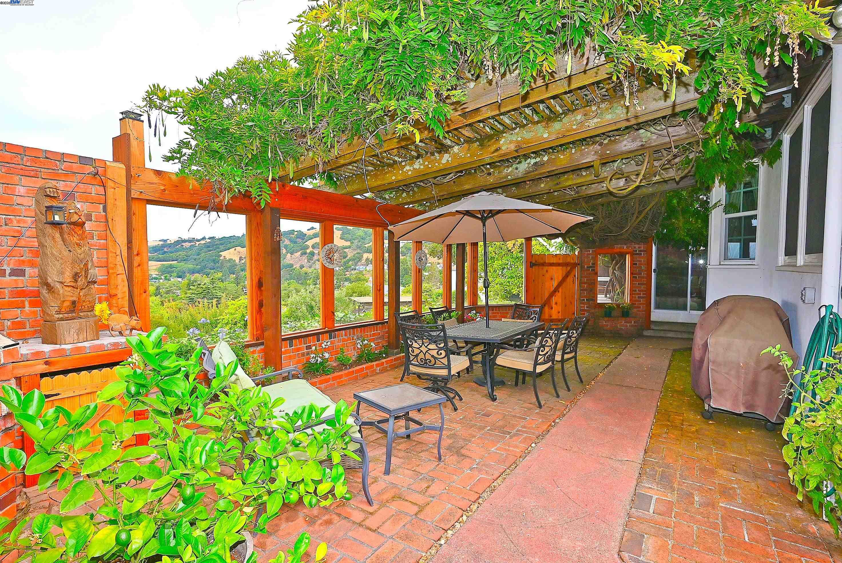 Detail Gallery Image 28 of 46 For 1380 E Juana Ave, San Leandro,  CA 94577 - 4 Beds | 3 Baths