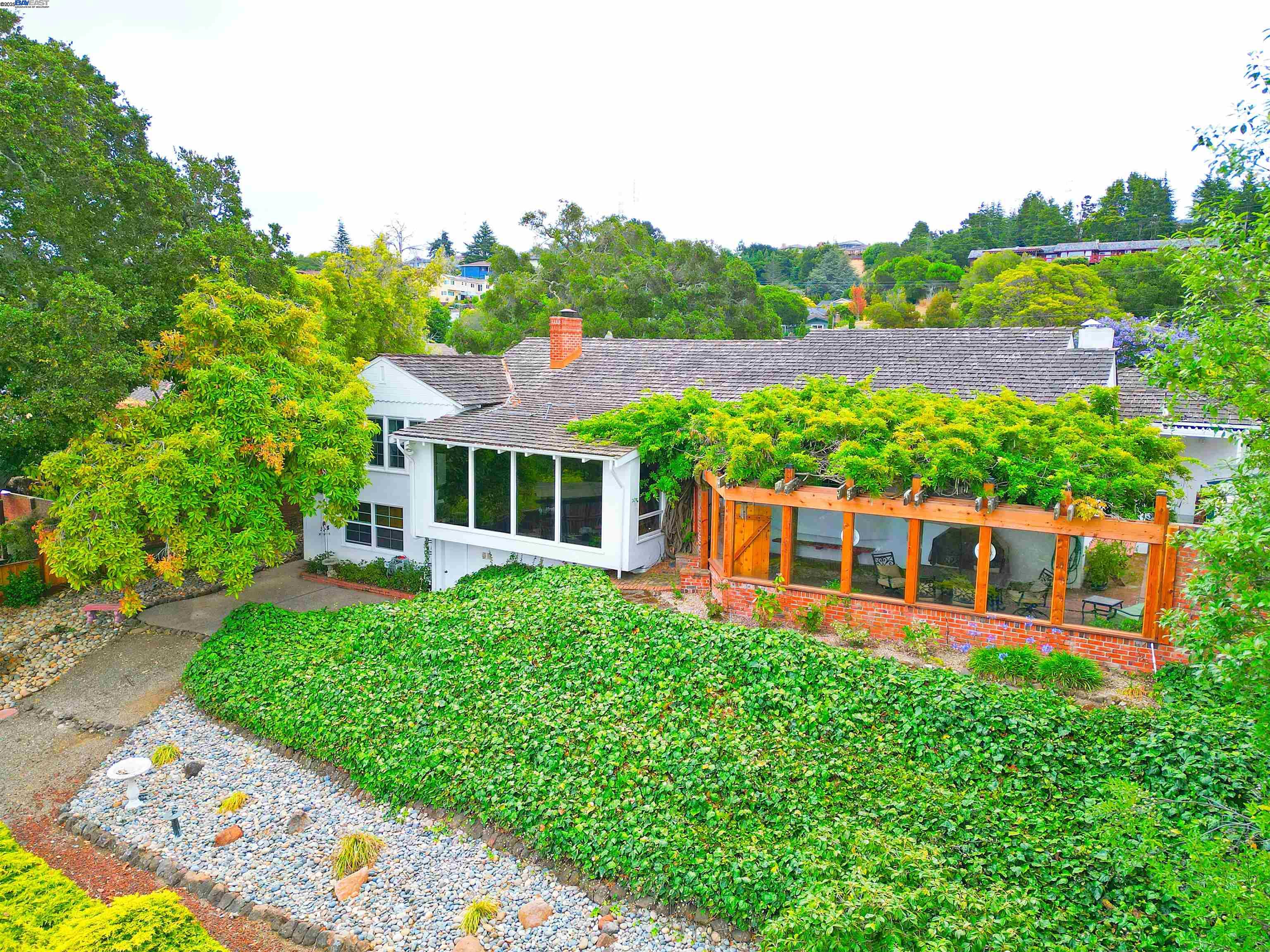 Detail Gallery Image 31 of 46 For 1380 E Juana Ave, San Leandro,  CA 94577 - 4 Beds | 3 Baths