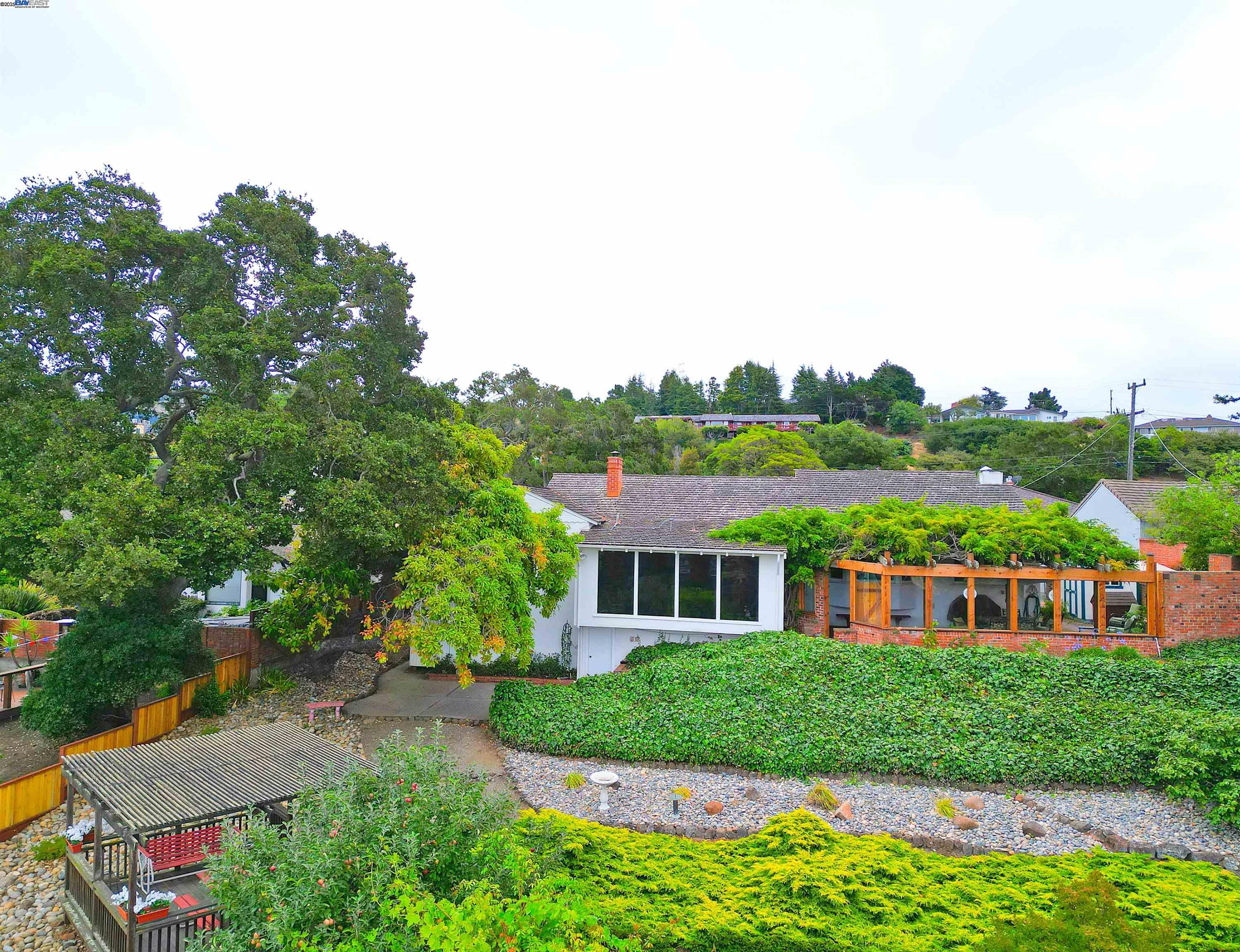 Detail Gallery Image 36 of 46 For 1380 E Juana Ave, San Leandro,  CA 94577 - 4 Beds | 3 Baths