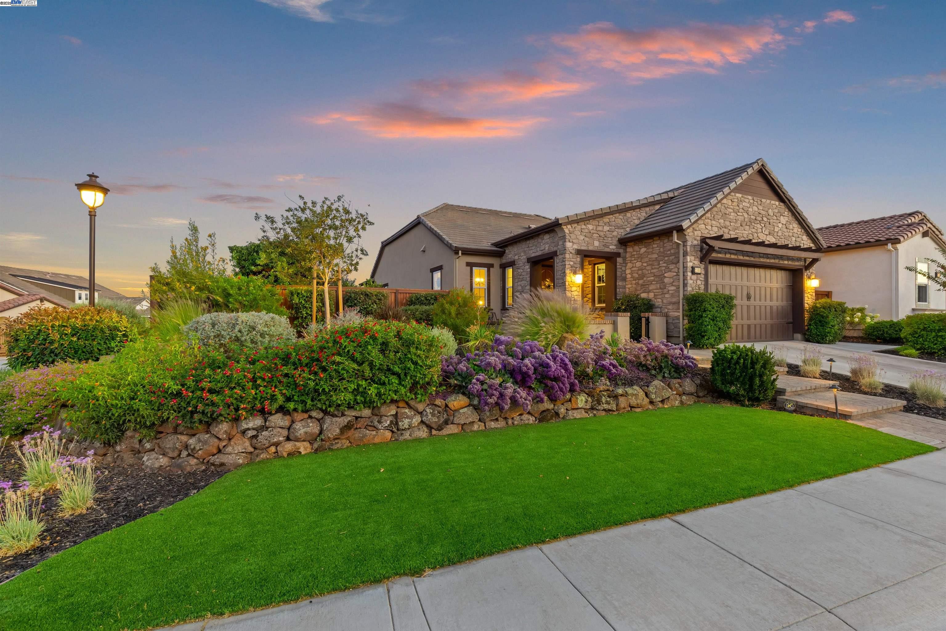 Detail Gallery Image 35 of 58 For 2100 Solera, Brentwood,  CA 94513 - 2 Beds | 2 Baths