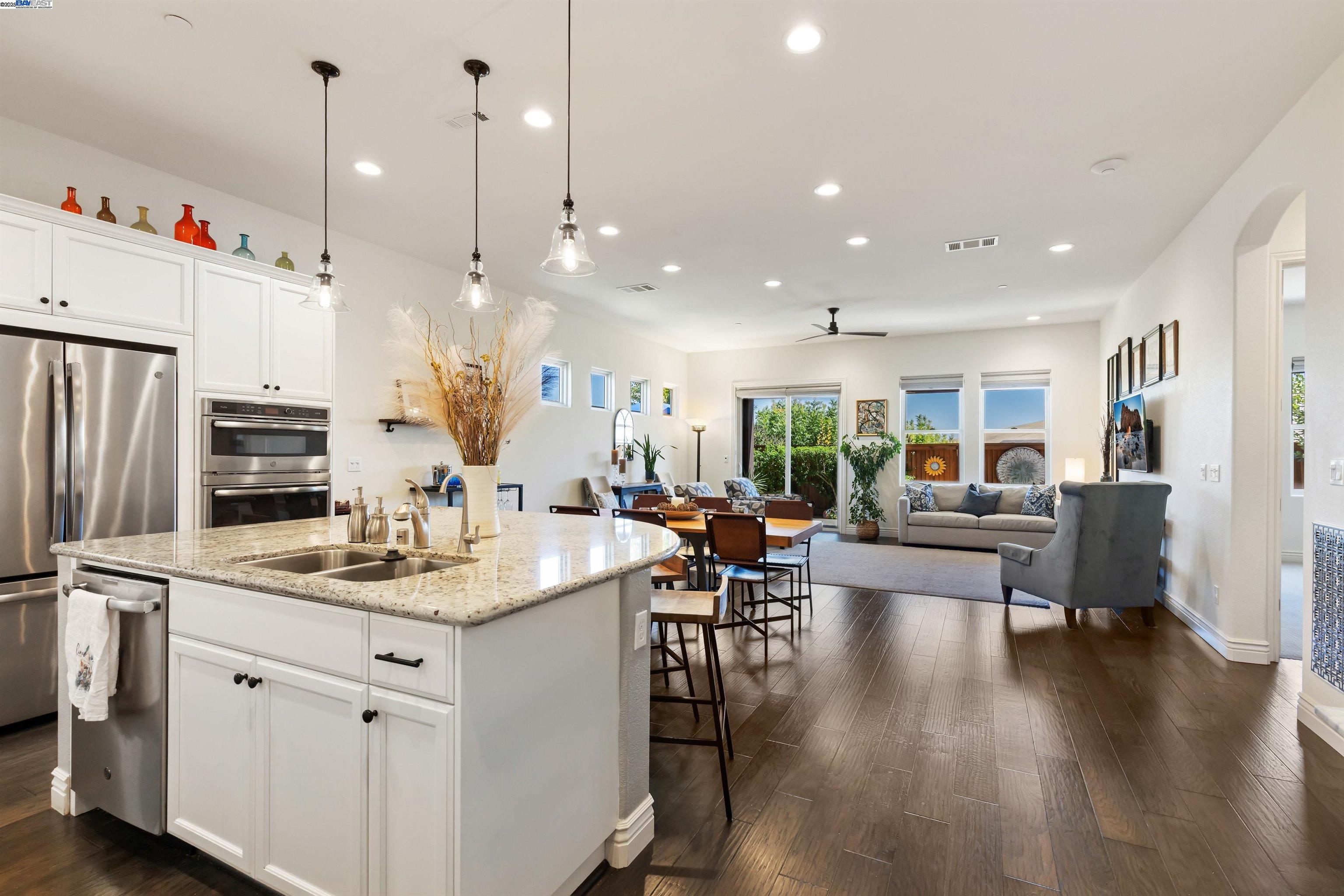 Detail Gallery Image 7 of 58 For 2100 Solera, Brentwood,  CA 94513 - 2 Beds | 2 Baths