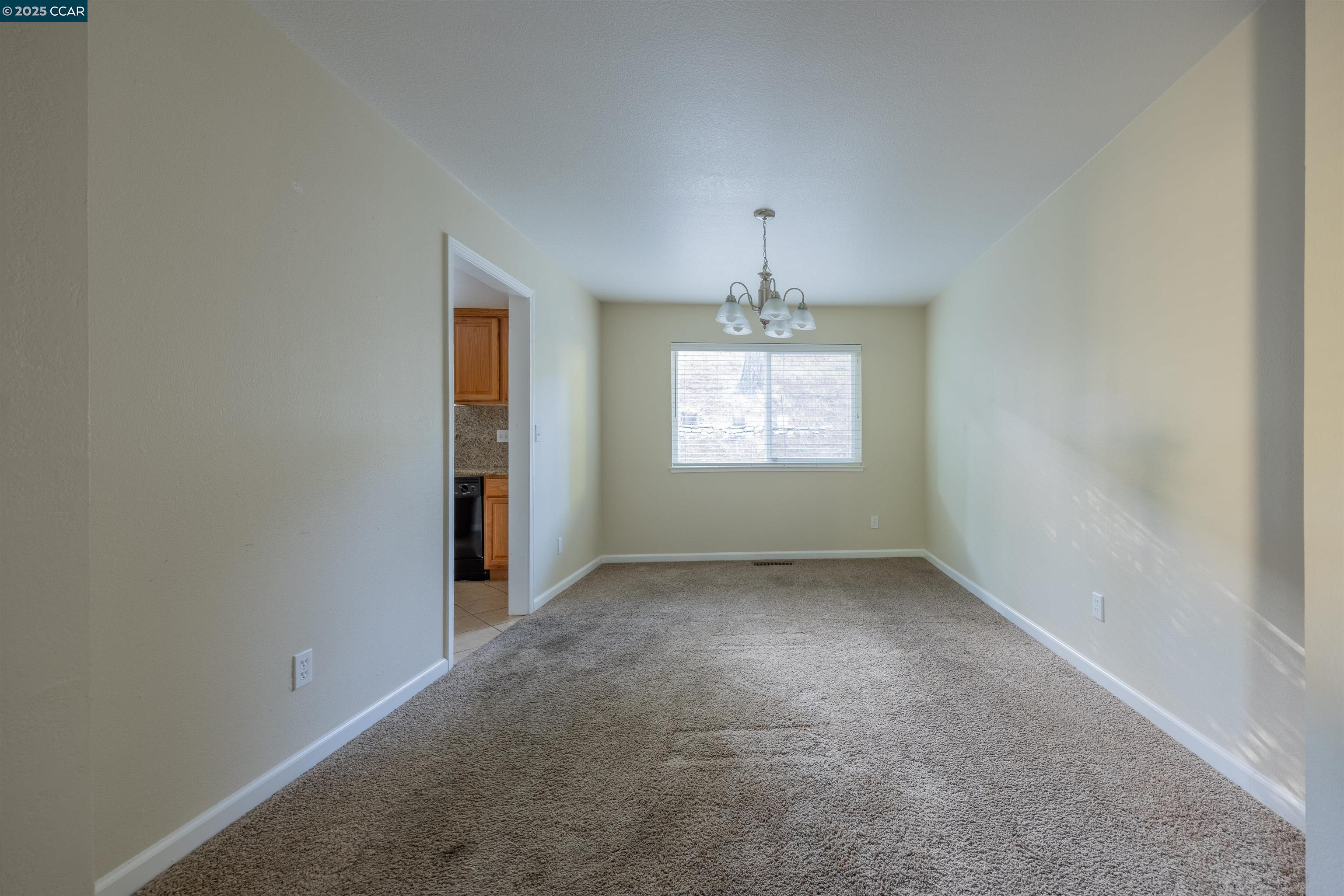 Detail Gallery Image 11 of 41 For 320 Miranda Ln, Alamo,  CA 94507 - 5 Beds | 3 Baths
