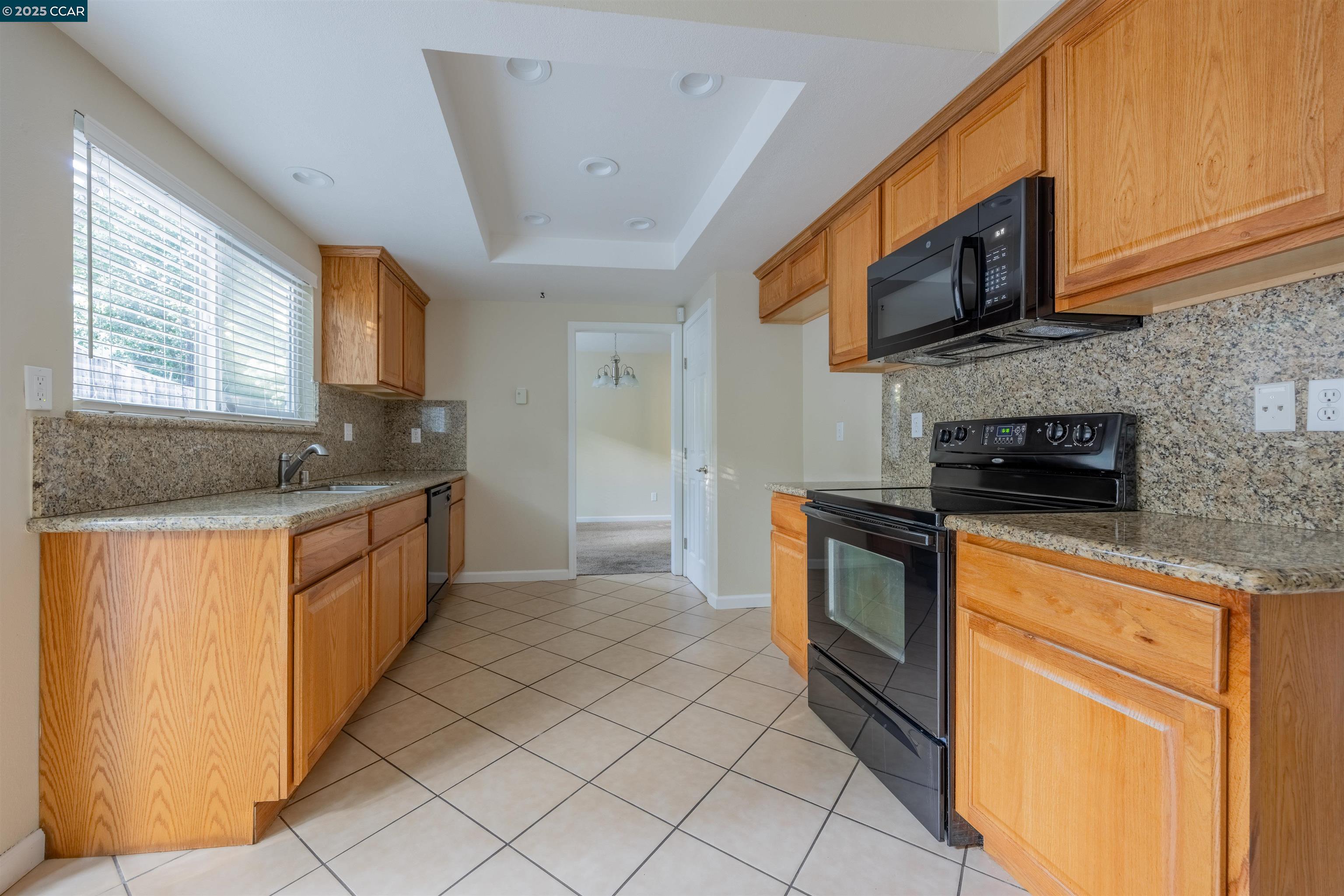 Detail Gallery Image 14 of 41 For 320 Miranda Ln, Alamo,  CA 94507 - 5 Beds | 3 Baths