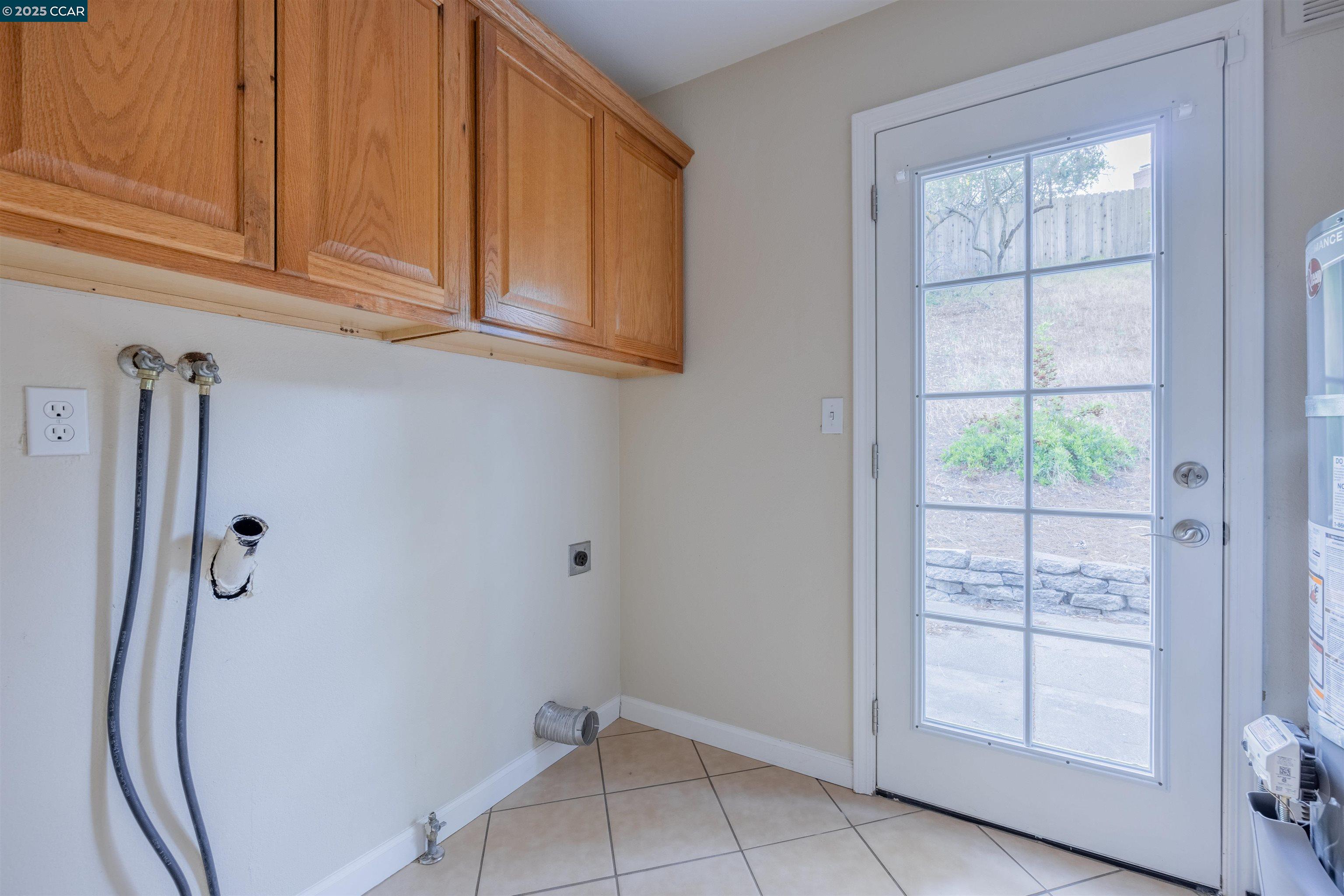 Detail Gallery Image 30 of 41 For 320 Miranda Ln, Alamo,  CA 94507 - 5 Beds | 3 Baths