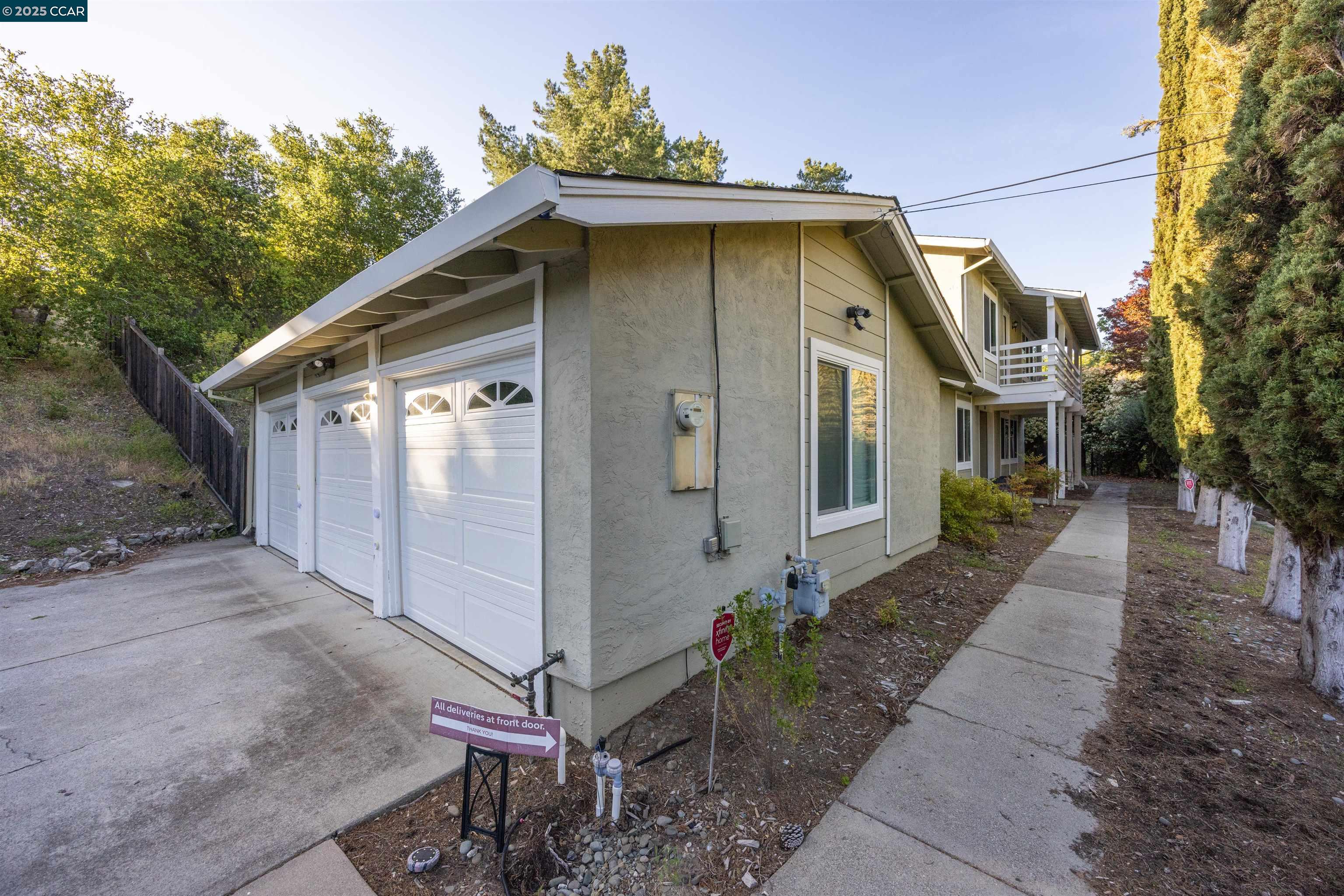 Detail Gallery Image 4 of 41 For 320 Miranda Ln, Alamo,  CA 94507 - 5 Beds | 3 Baths