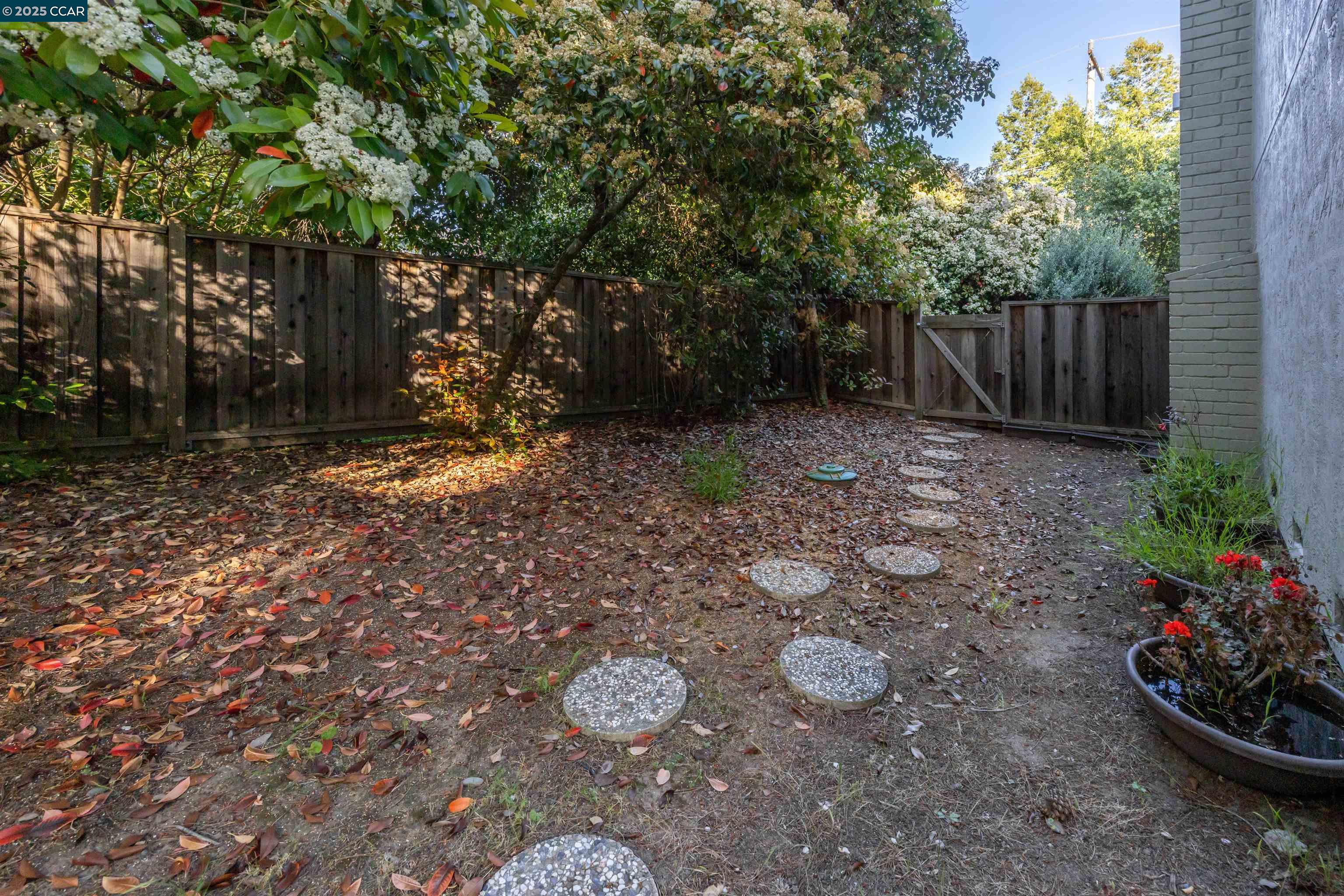 Detail Gallery Image 34 of 41 For 320 Miranda Ln, Alamo,  CA 94507 - 5 Beds | 3 Baths