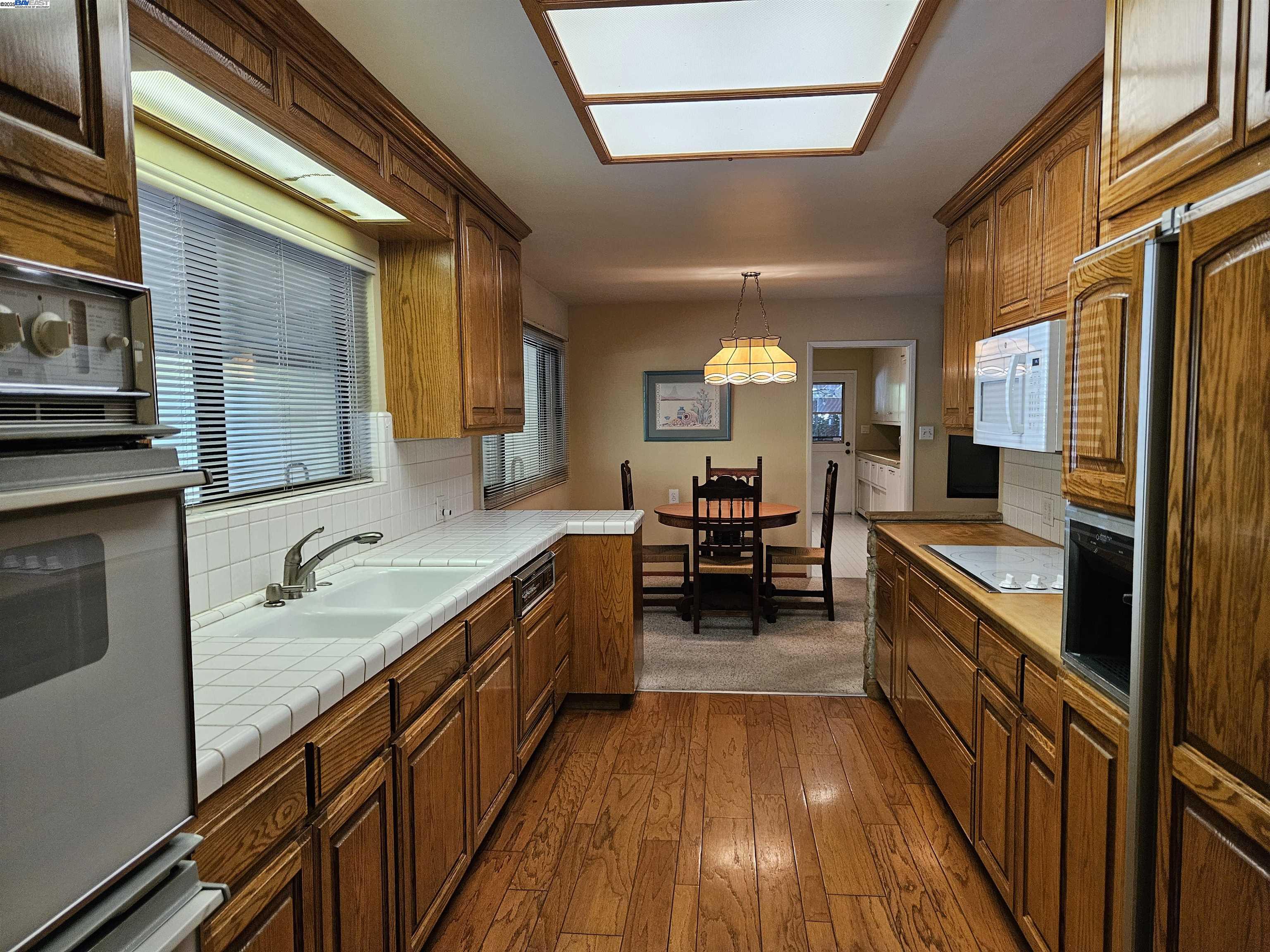 Detail Gallery Image 19 of 28 For 29625 Palomares Rd, Castro Valley,  CA 94552 - 4 Beds | 3/1 Baths