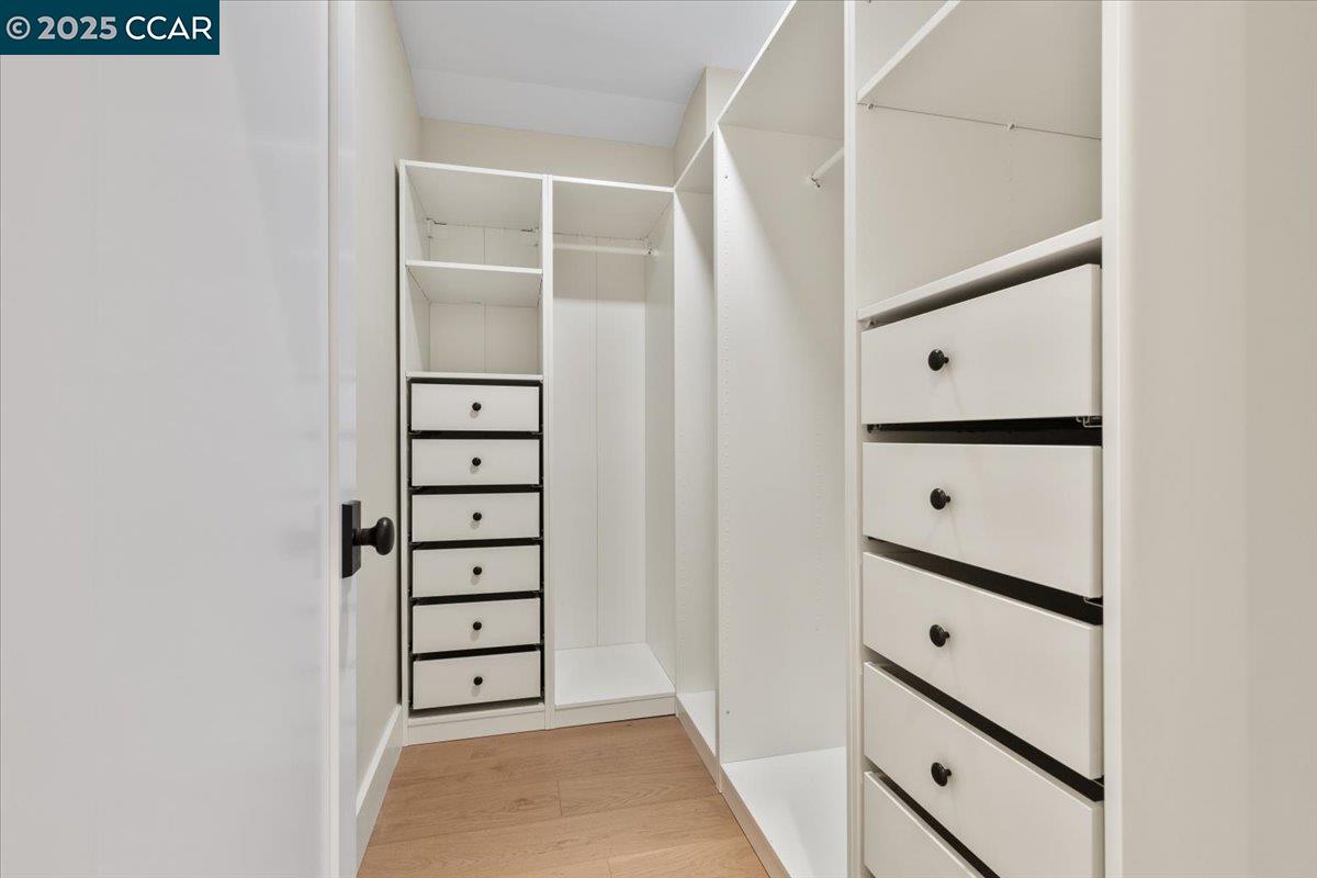 Detail Gallery Image 31 of 48 For 1045 Kains Ave, Albany,  CA 94706 - 5 Beds | 4/1 Baths