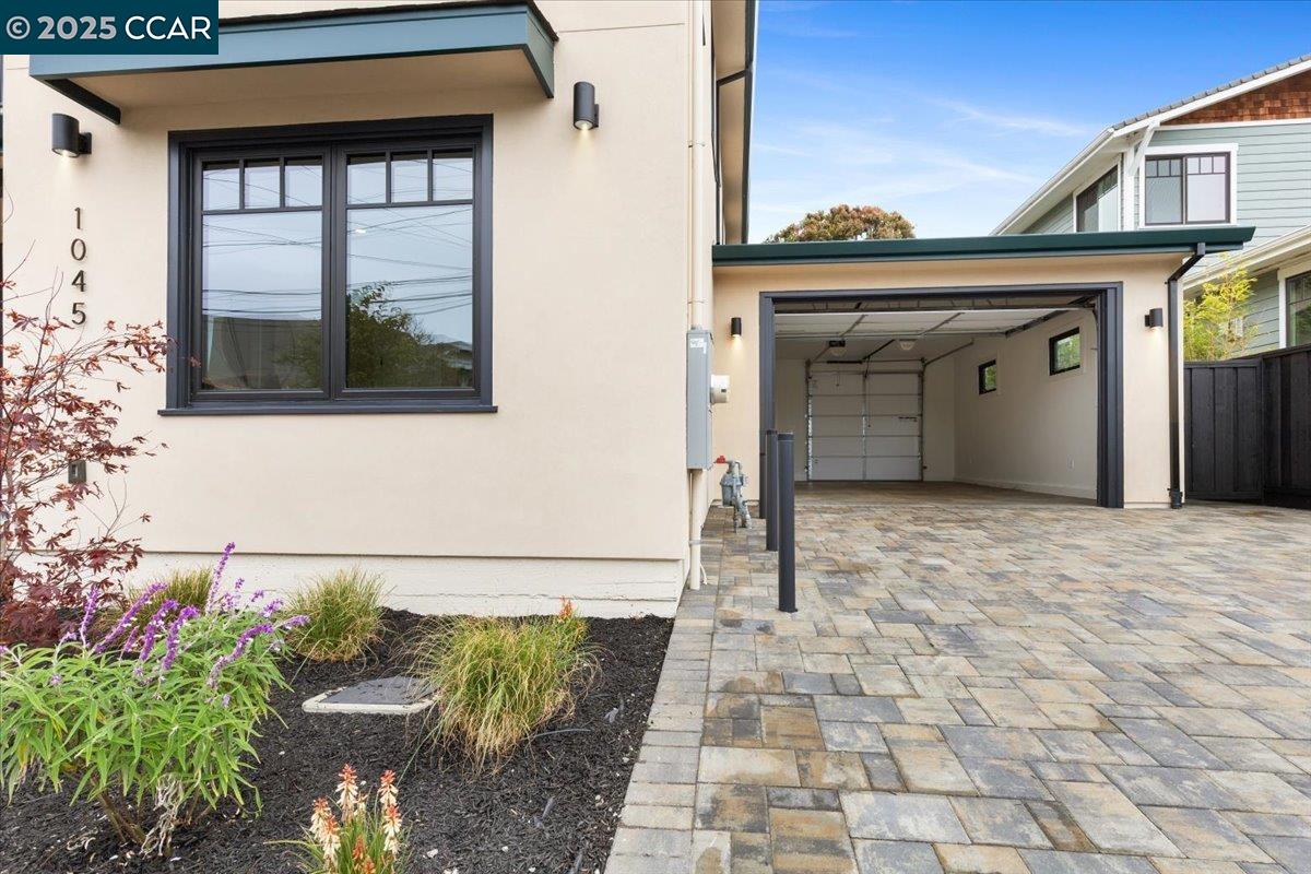 Detail Gallery Image 36 of 48 For 1045 Kains Ave, Albany,  CA 94706 - 5 Beds | 4/1 Baths