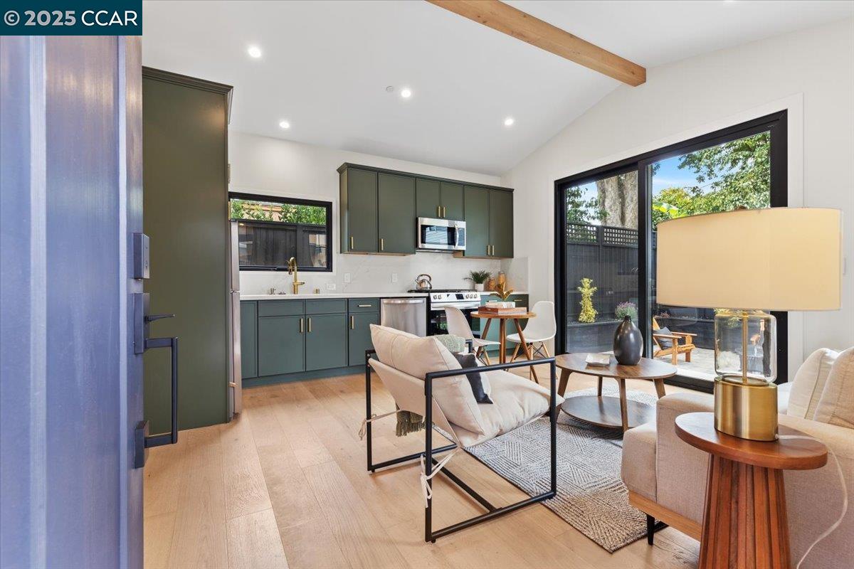 Detail Gallery Image 40 of 48 For 1045 Kains Ave, Albany,  CA 94706 - 5 Beds | 4/1 Baths