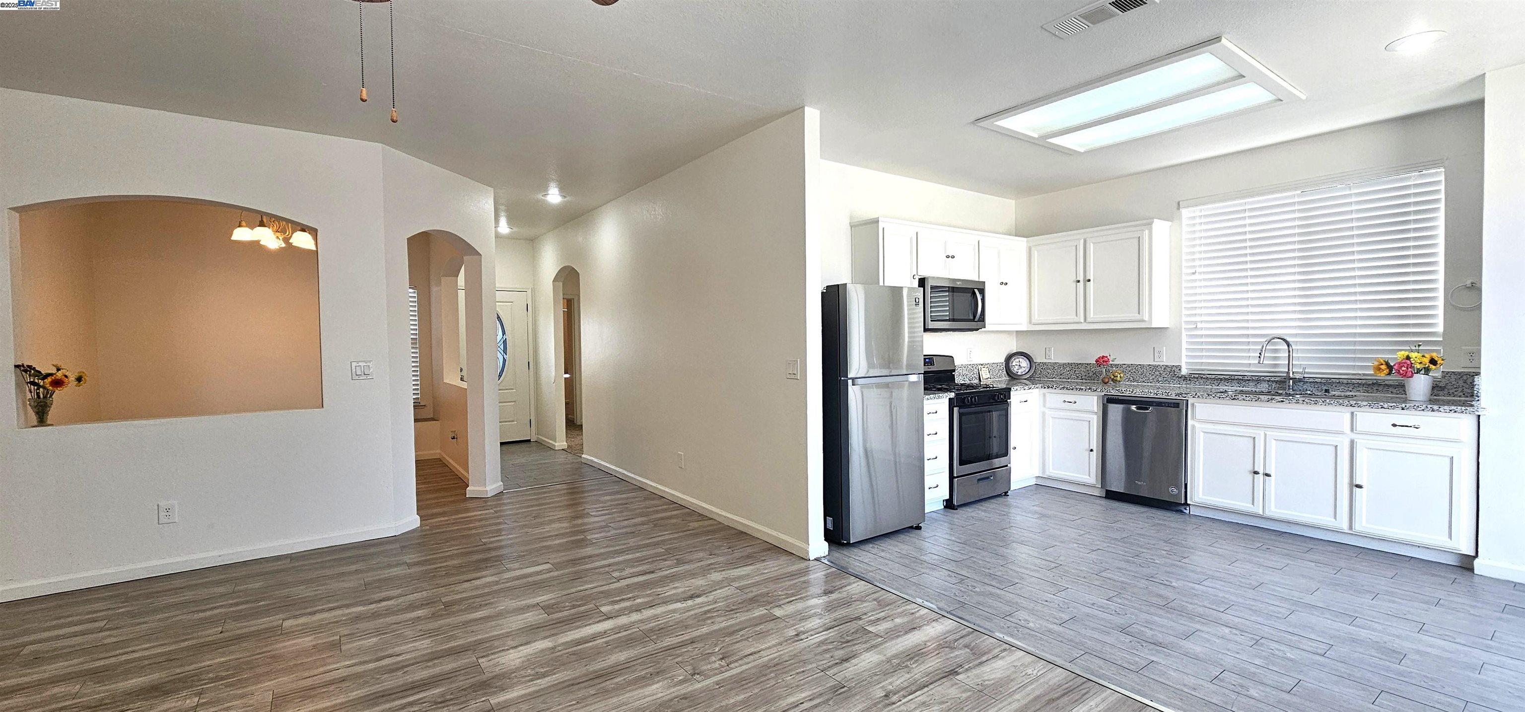 Detail Gallery Image 3 of 24 For 16712 Sheffield St, Delhi,  CA 95315 - 3 Beds | 2 Baths