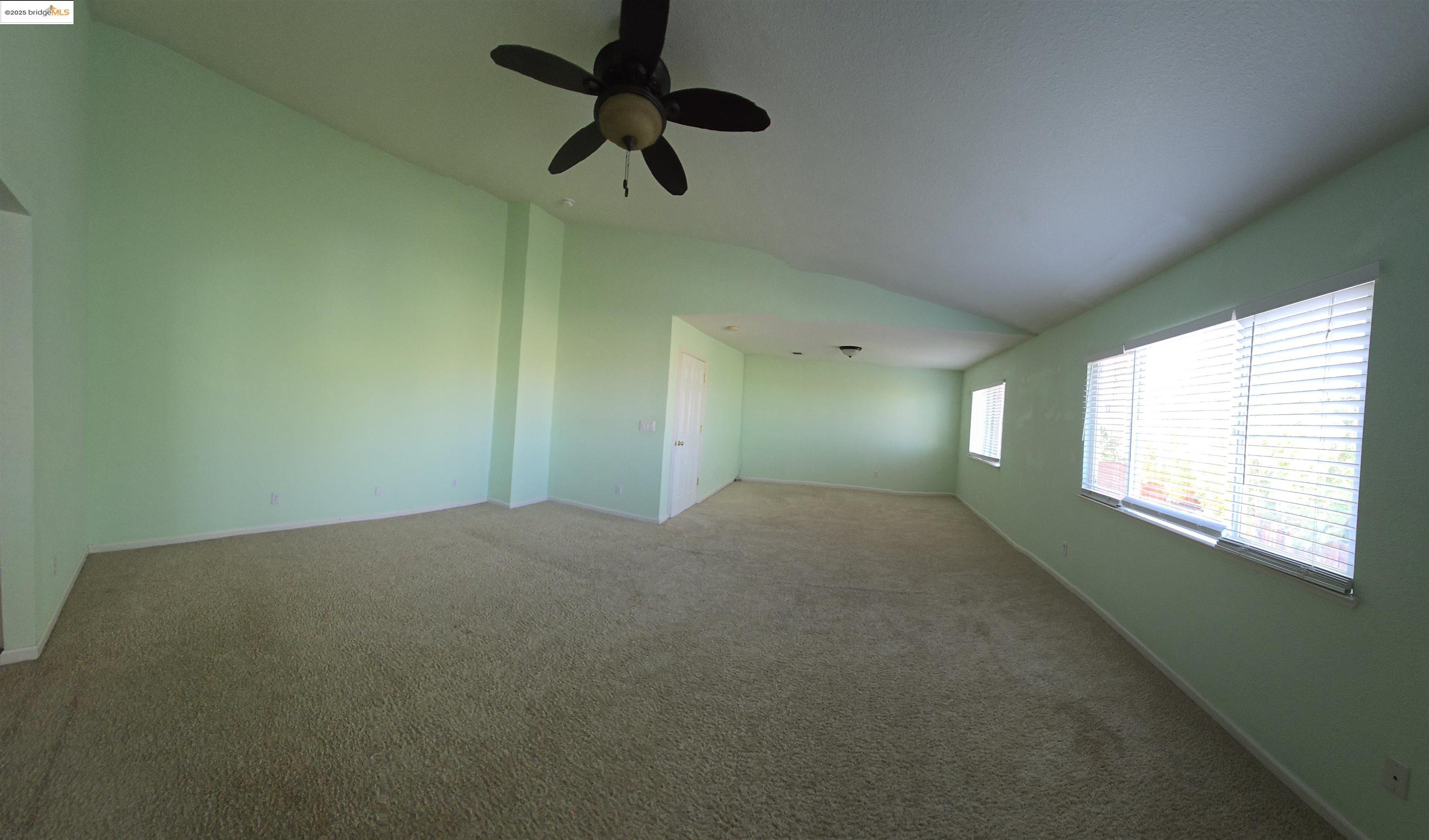 Detail Gallery Image 11 of 23 For 462 Windwood Dr, Pittsburg,  CA 94565 - 4 Beds | 3 Baths