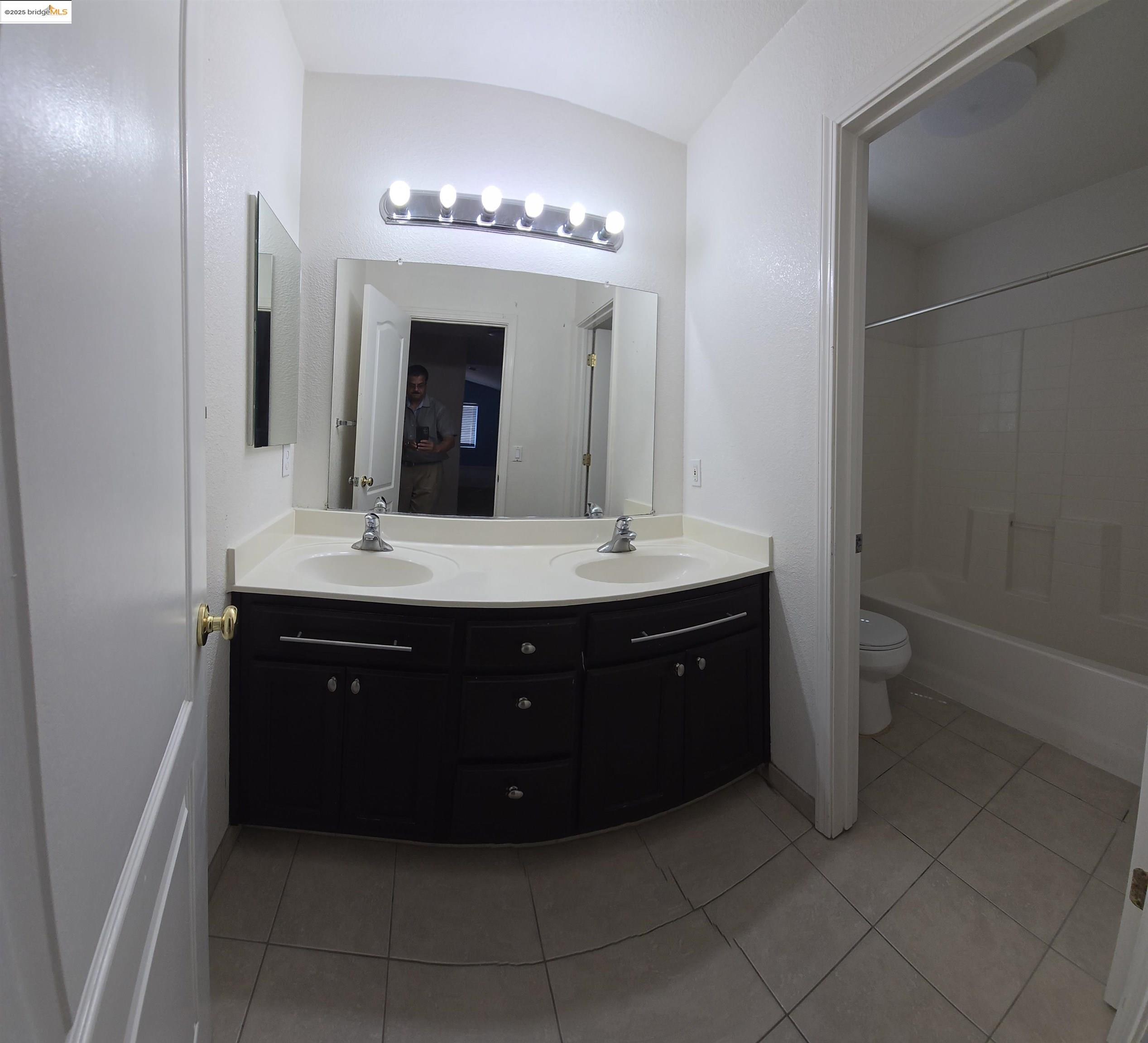 Detail Gallery Image 15 of 23 For 462 Windwood Dr, Pittsburg,  CA 94565 - 4 Beds | 3 Baths
