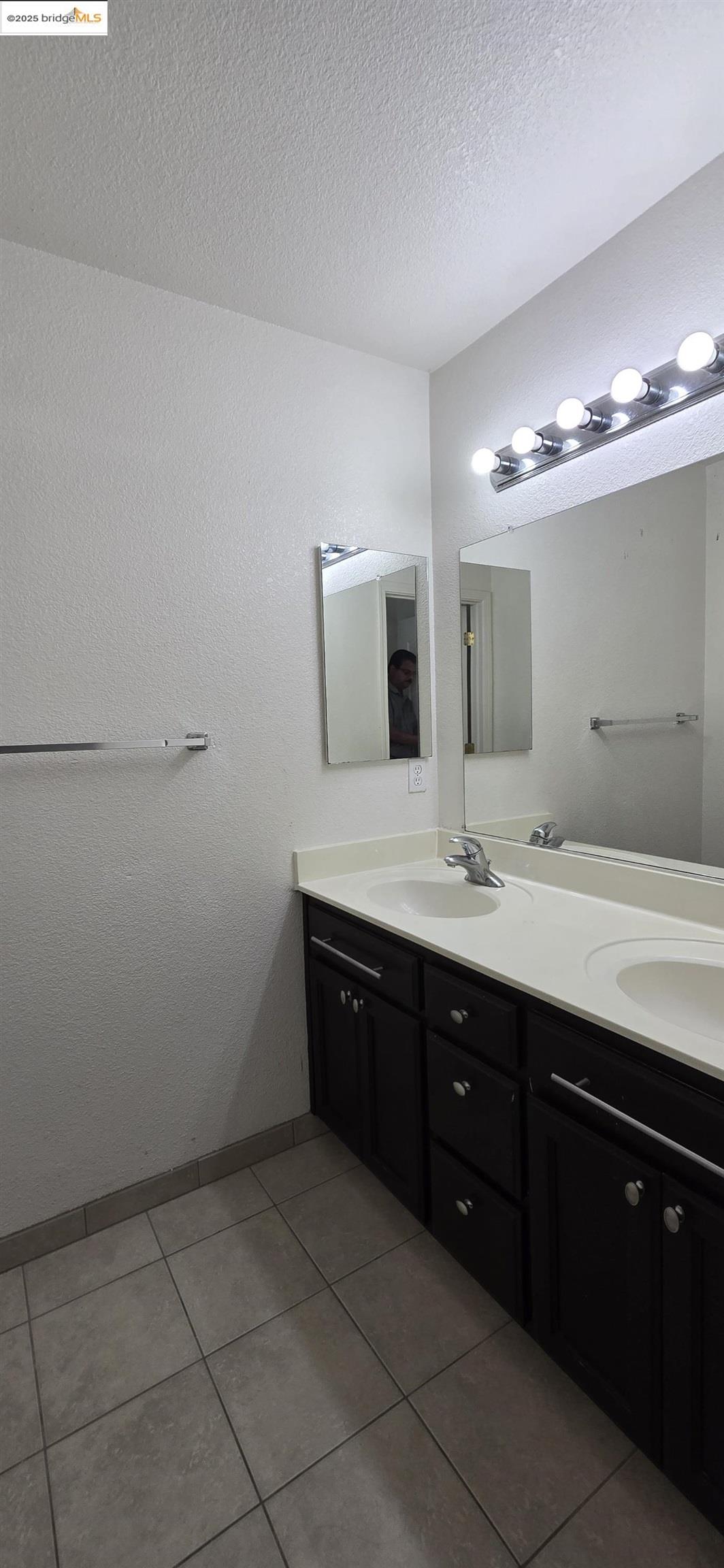 Detail Gallery Image 17 of 23 For 462 Windwood Dr, Pittsburg,  CA 94565 - 4 Beds | 3 Baths