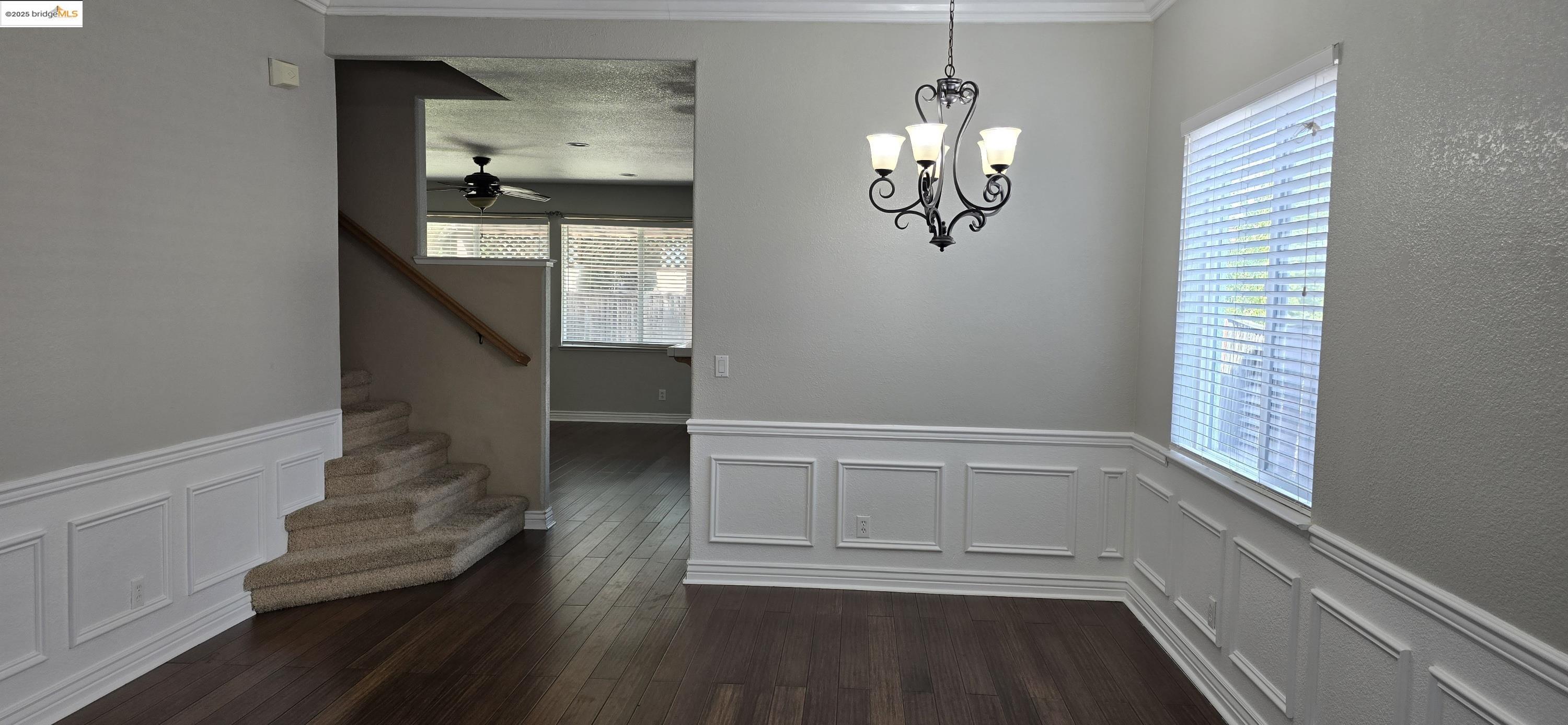 Detail Gallery Image 4 of 23 For 462 Windwood Dr, Pittsburg,  CA 94565 - 4 Beds | 3 Baths