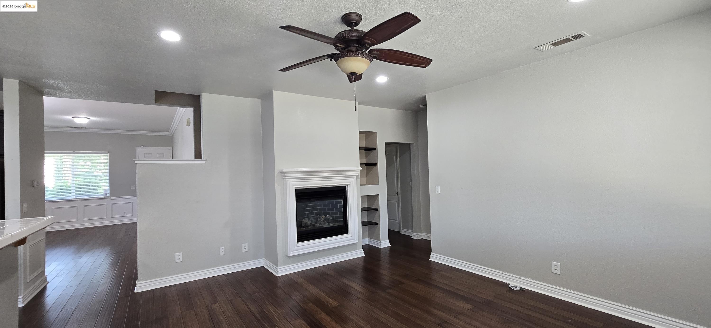 Detail Gallery Image 9 of 23 For 462 Windwood Dr, Pittsburg,  CA 94565 - 4 Beds | 3 Baths
