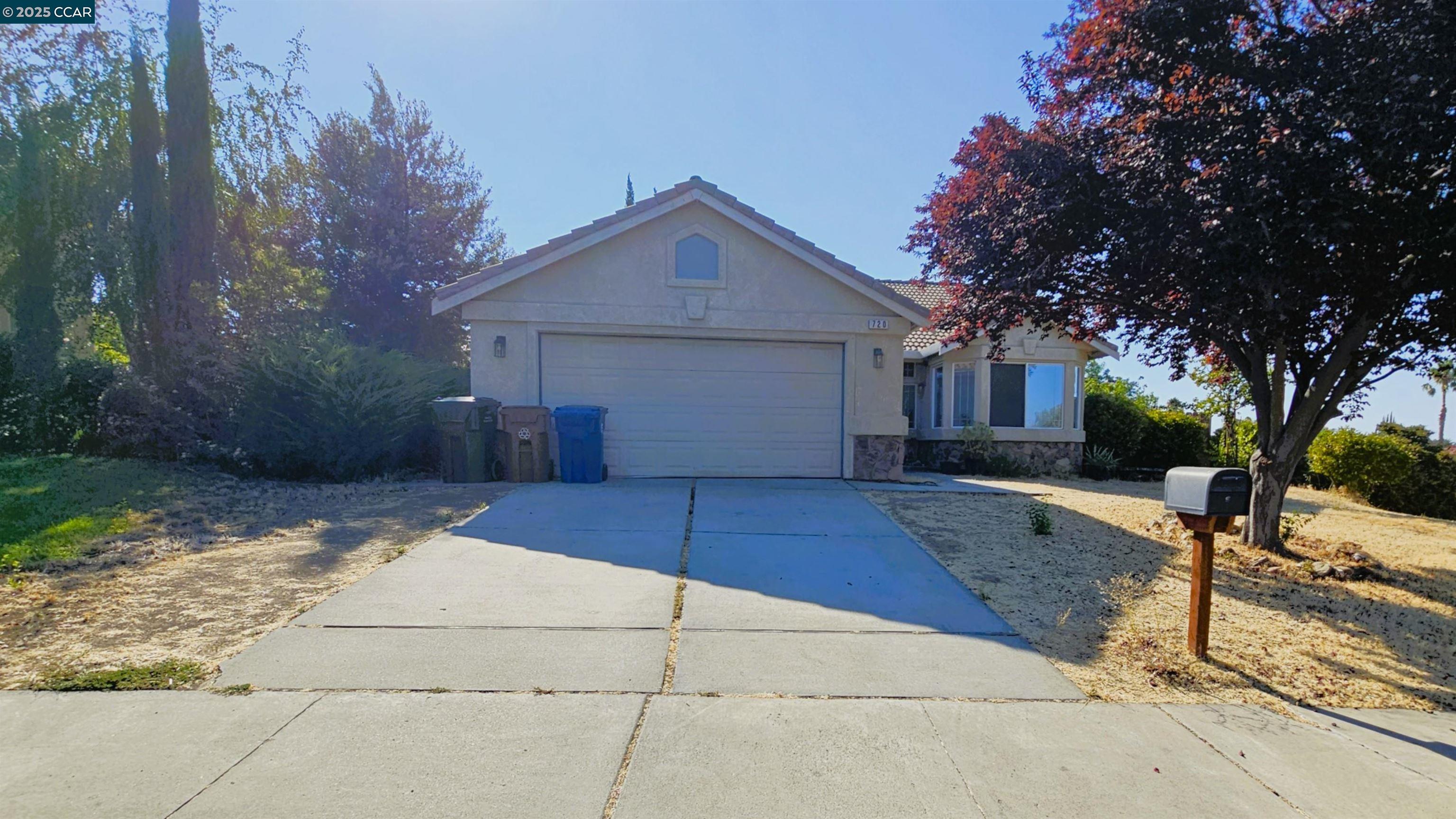 Detail Gallery Image 1 of 13 For 720 Topaz Ct, Antioch,  CA 94509 - 3 Beds | 2 Baths