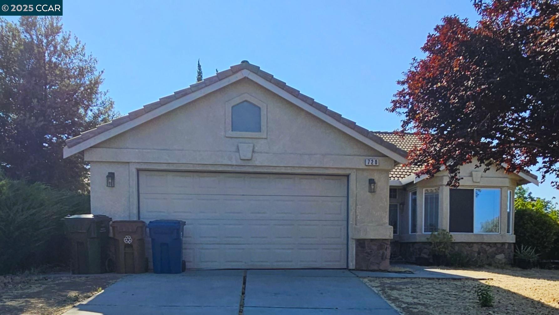 Detail Gallery Image 2 of 13 For 720 Topaz Ct, Antioch,  CA 94509 - 3 Beds | 2 Baths