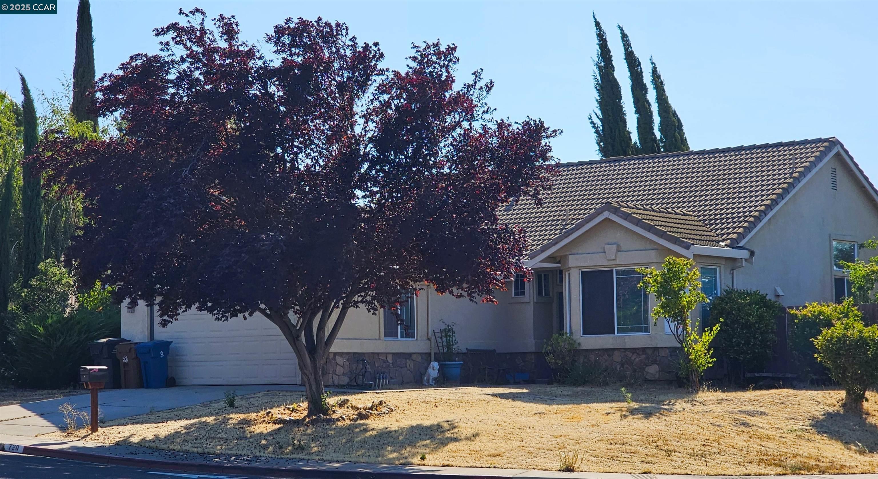 Detail Gallery Image 3 of 13 For 720 Topaz Ct, Antioch,  CA 94509 - 3 Beds | 2 Baths
