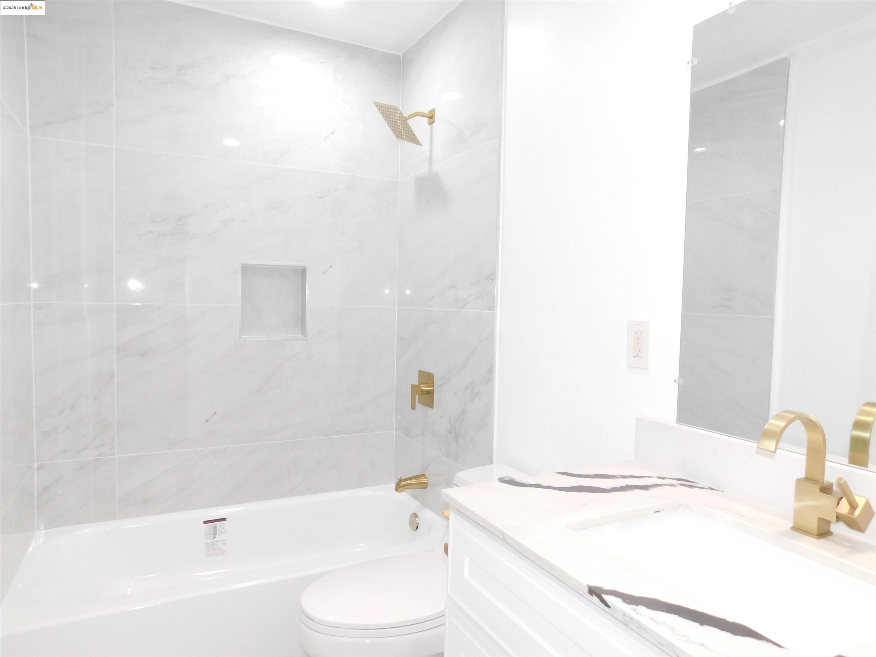 Detail Gallery Image 8 of 13 For 15976 Carolyn St, San Leandro,  CA 94578 - 3 Beds | 2/1 Baths